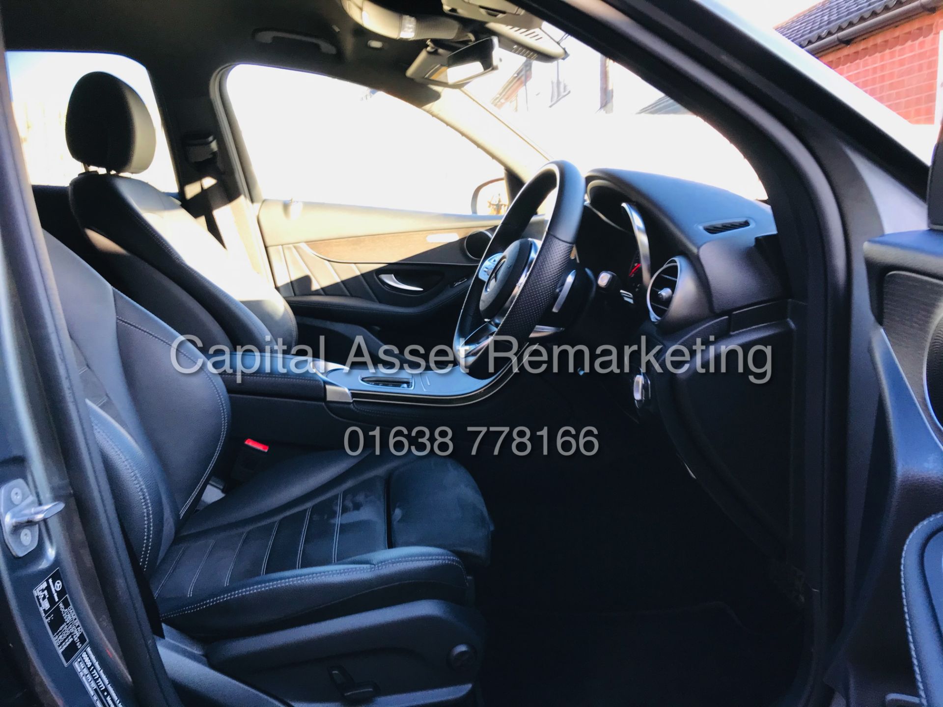 On Sale MERCEDES GLC 220d "AMG-LINE" 9G TRONIC (2020 MODEL) 1 OWNER - SAT NAV - REVERSE CAMERA - Image 11 of 37