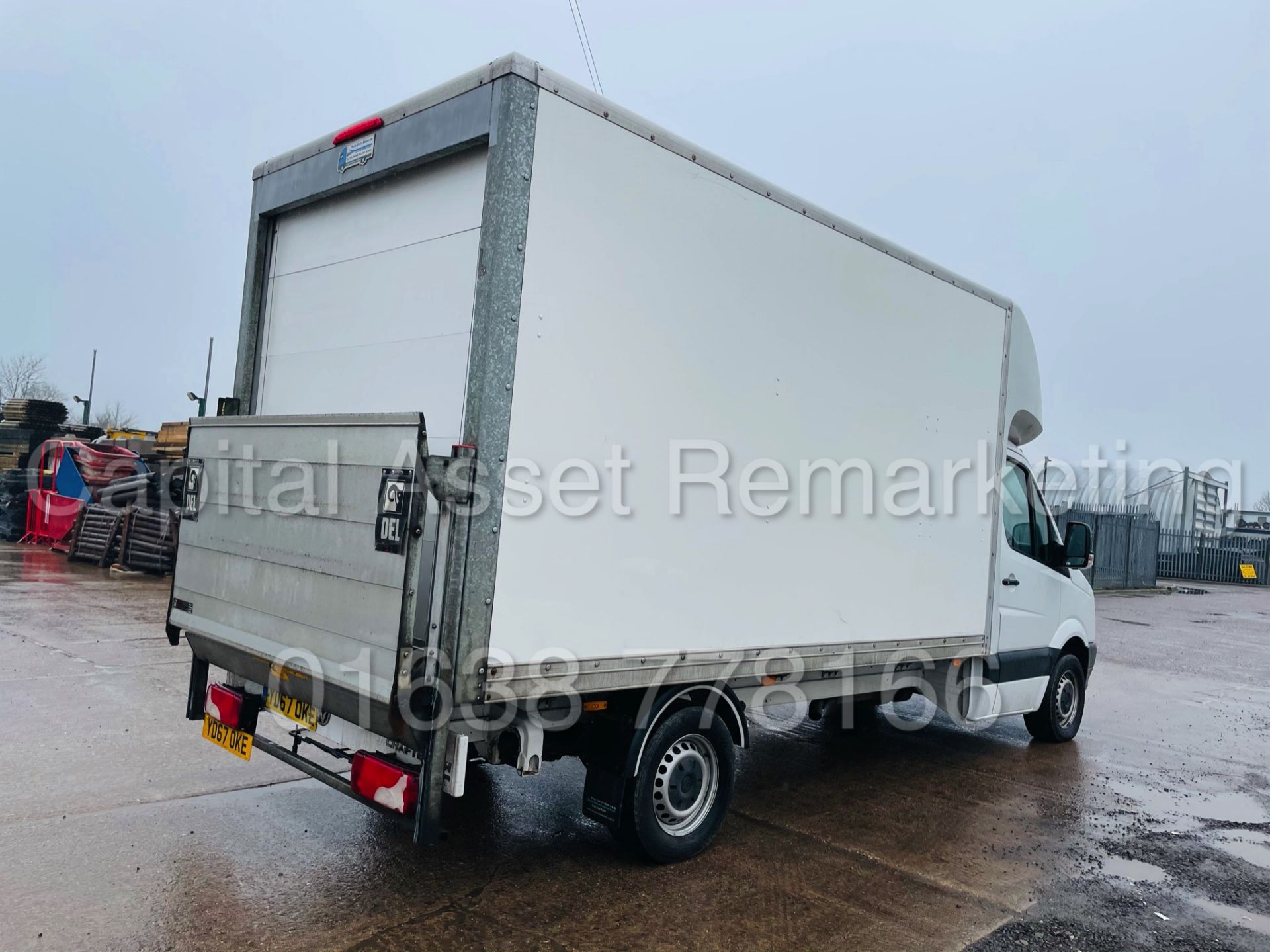 VOLKSWAGEN CRAFTER CR35 TDI BMT *LWB - LUTON / BOX VAN* (2018 -EURO 6) 'U-LEZ COMPLIANT' *TAIL-LIFT* - Image 18 of 44