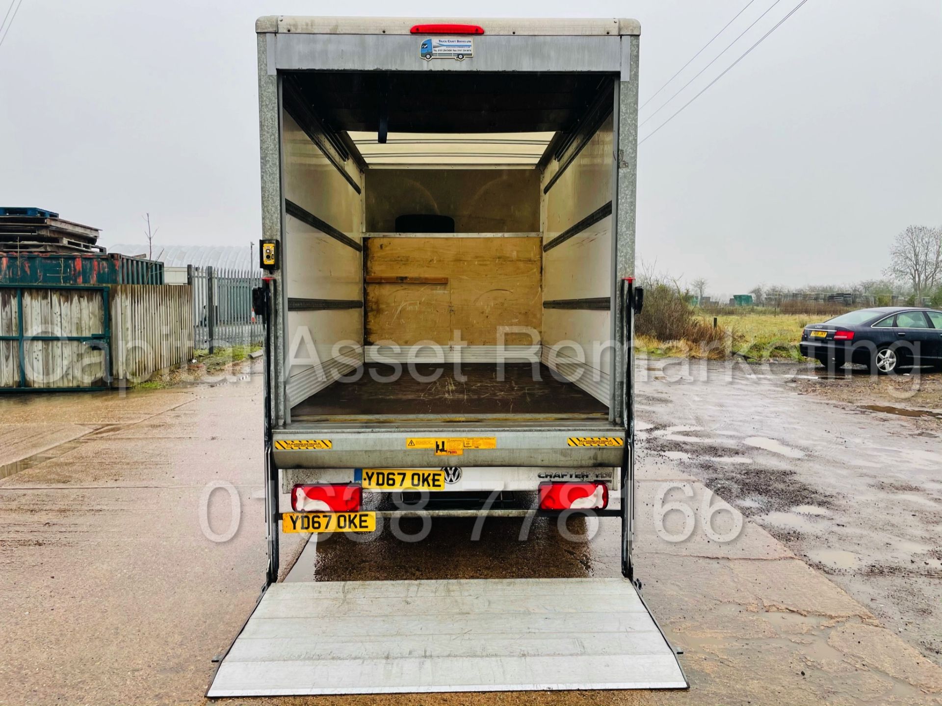 VOLKSWAGEN CRAFTER CR35 TDI BMT *LWB - LUTON / BOX VAN* (2018 -EURO 6) 'U-LEZ COMPLIANT' *TAIL-LIFT* - Image 13 of 44