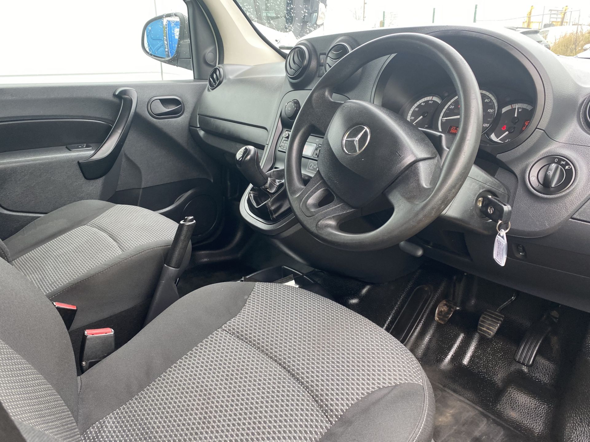 On Sale MERCEDES CITAN 109CDI LWB DUALINER / CREW / KOMBI VAN 5 SEATER - 2017 MODEL - 1 OWNER FSH - - Image 10 of 15