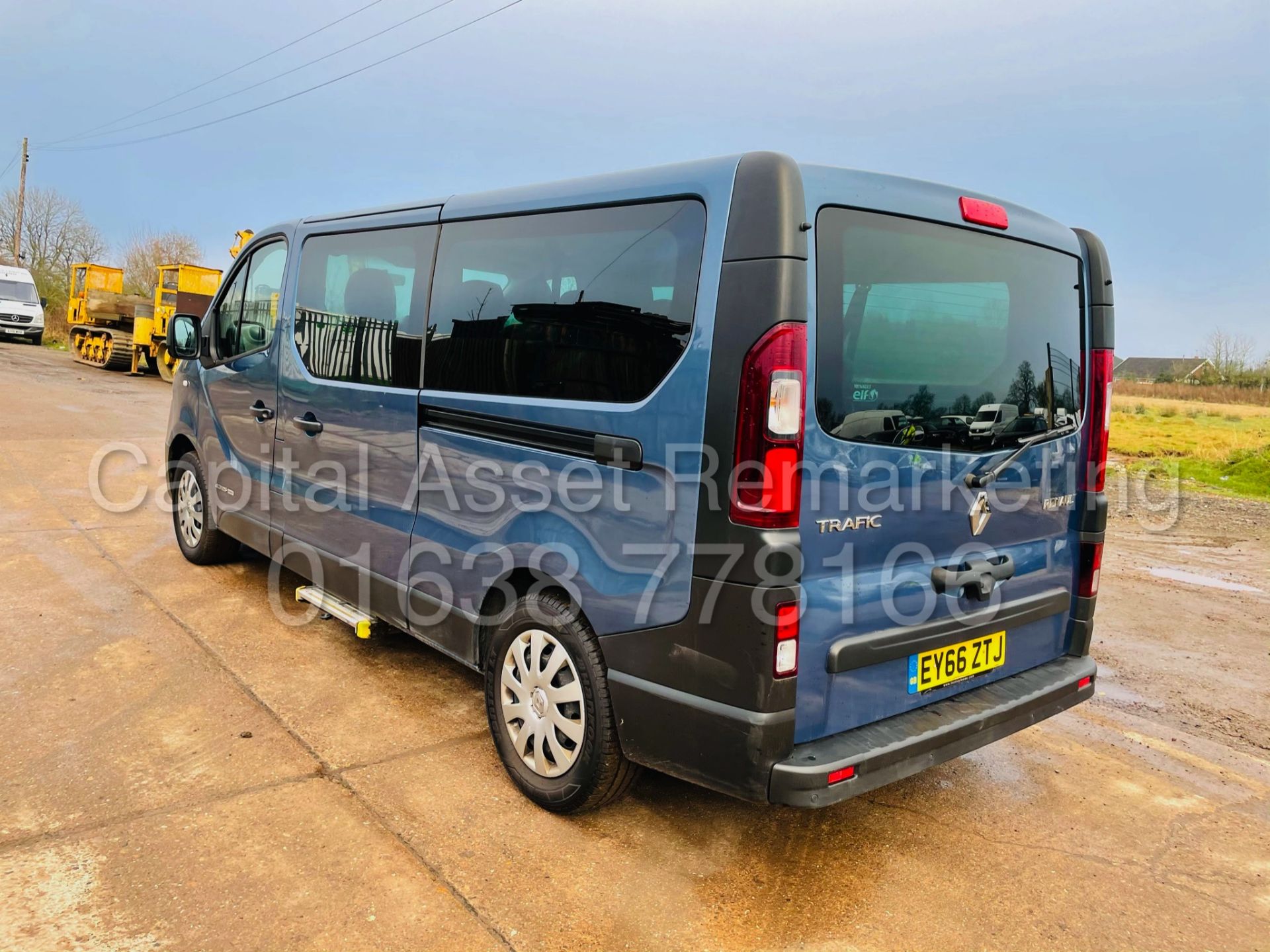 RENAULT TRAFIC *LWB - 9 SEATER MPV / BUS* (2017 - EURO 6) '1.6 DCI - 6 SPEED' *AIR CON* (NO VAT) - Image 6 of 47