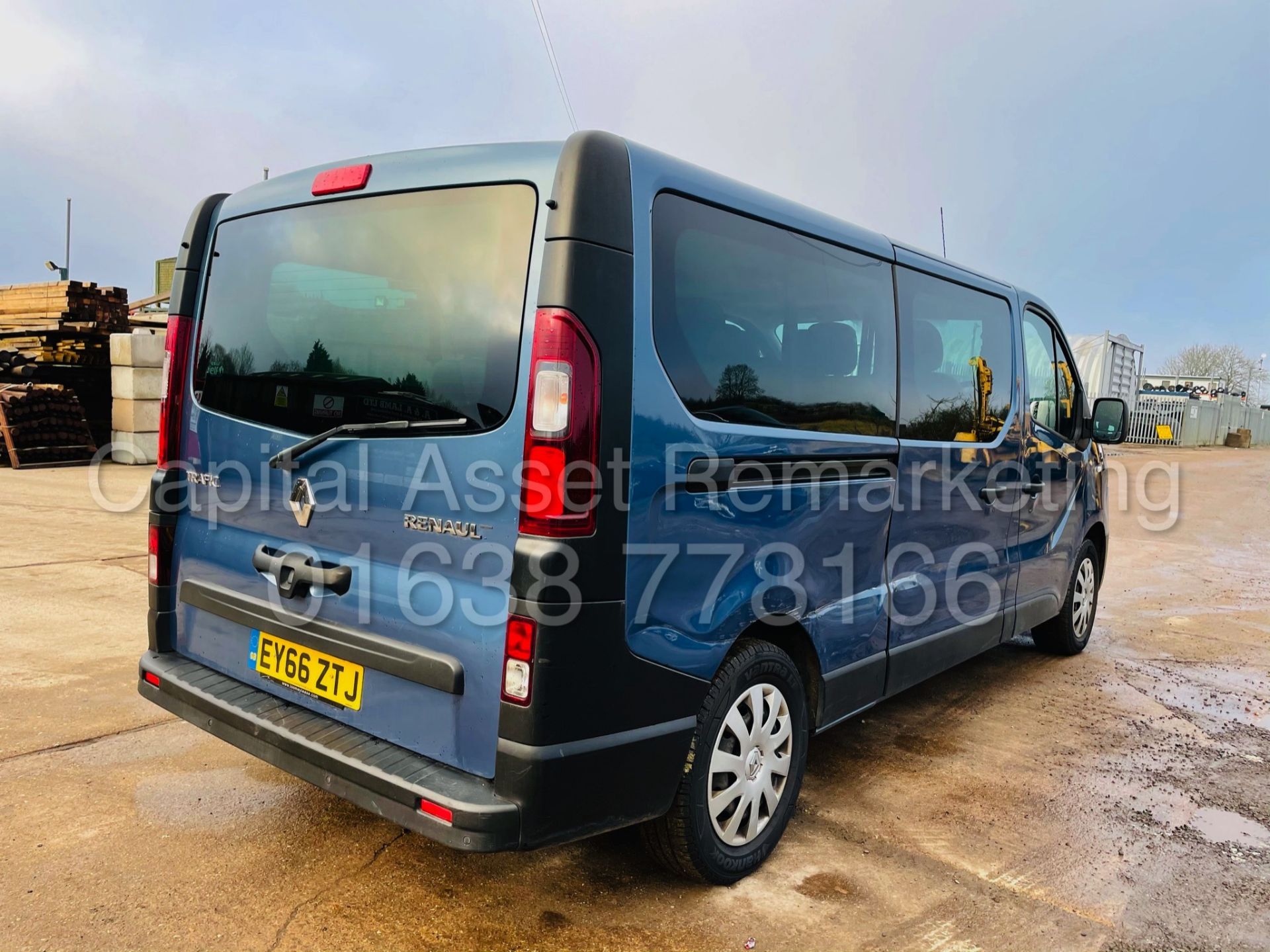 RENAULT TRAFIC *LWB - 9 SEATER MPV / BUS* (2017 - EURO 6) '1.6 DCI - 6 SPEED' *AIR CON* (NO VAT) - Image 8 of 47