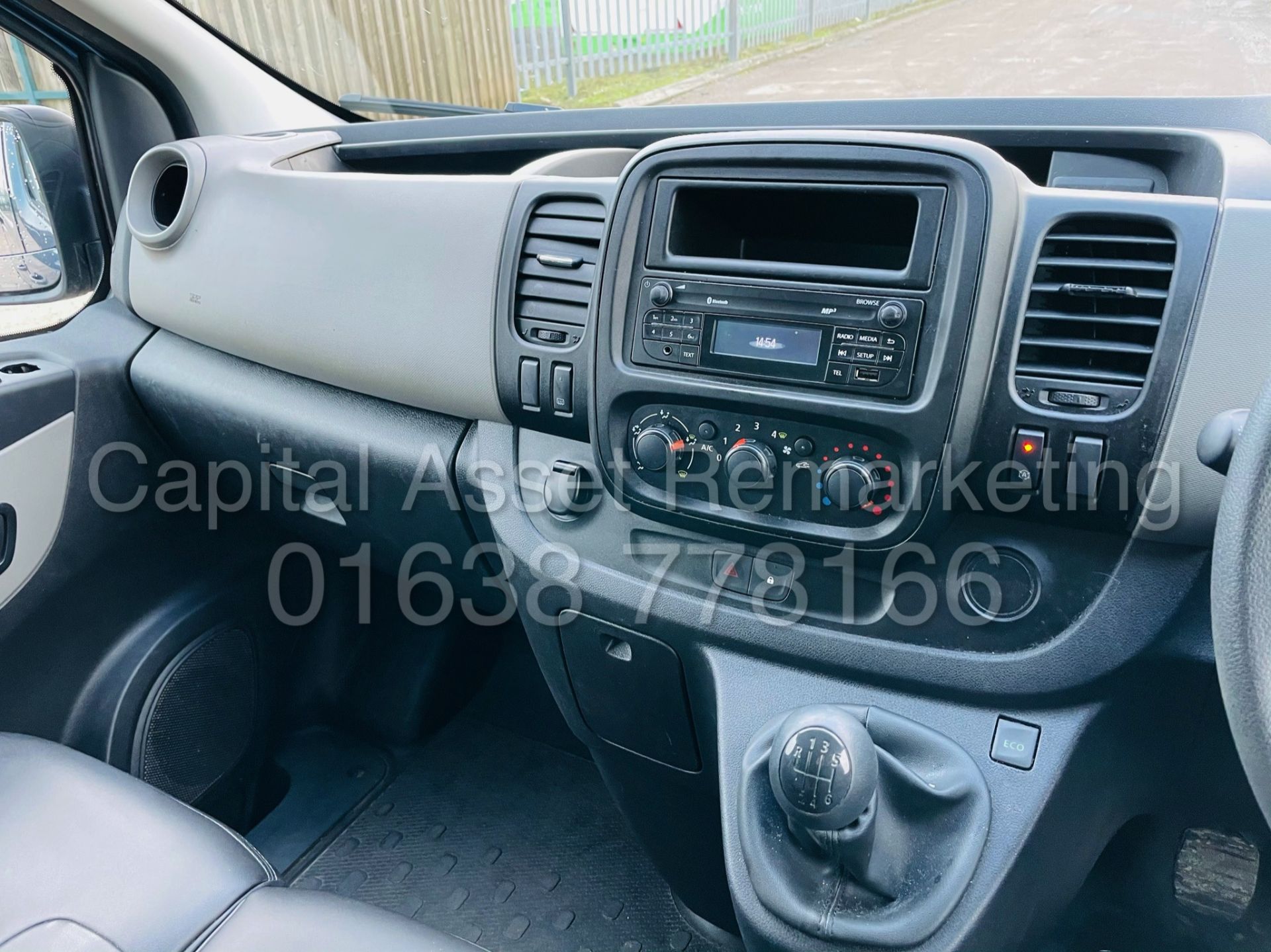 RENAULT TRAFIC *LWB - 9 SEATER MPV / BUS* (2017 - EURO 6) '1.6 DCI - 6 SPEED' *AIR CON* (NO VAT) - Image 40 of 47