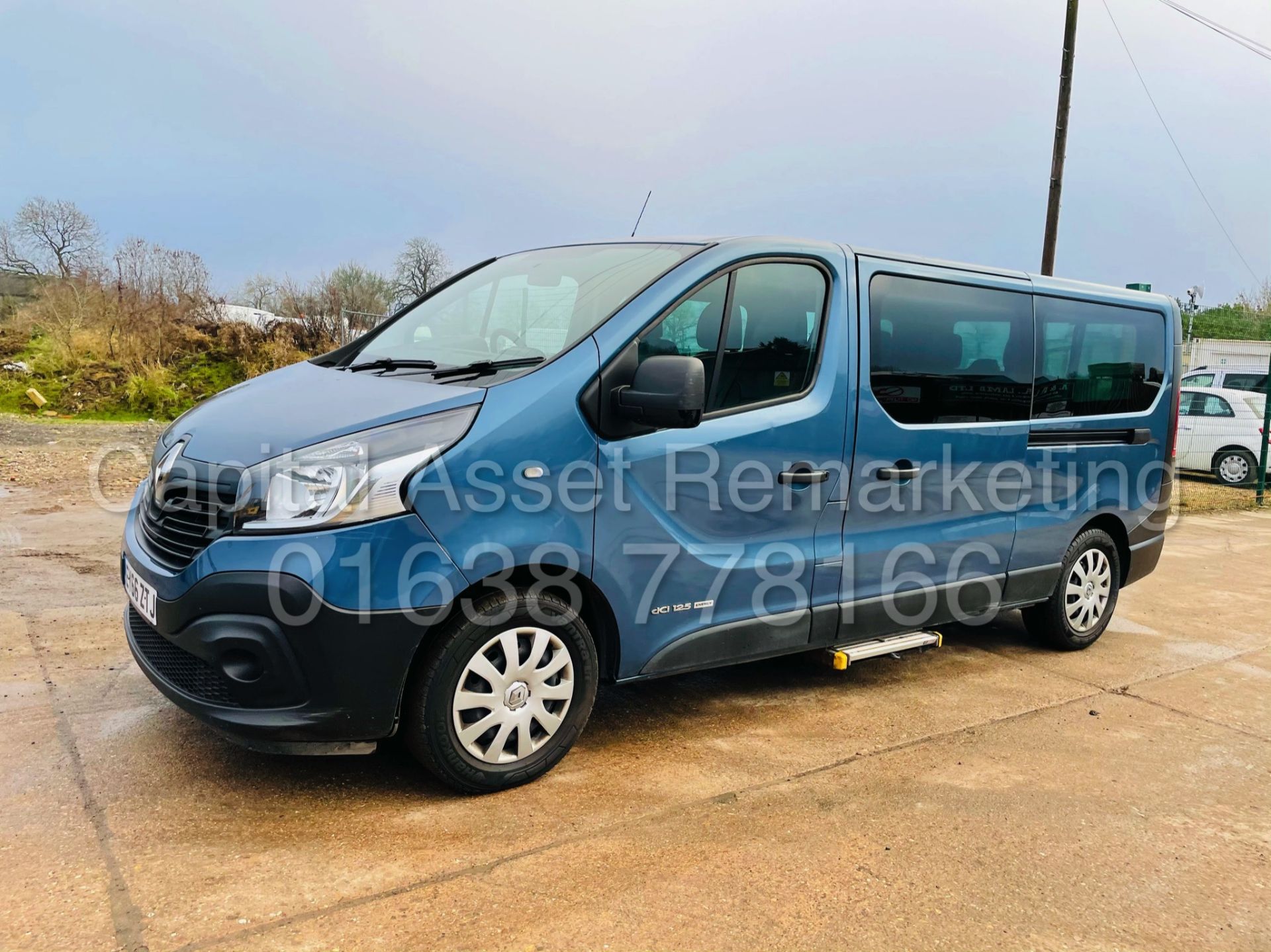 RENAULT TRAFIC *LWB - 9 SEATER MPV / BUS* (2017 - EURO 6) '1.6 DCI - 6 SPEED' *AIR CON* (NO VAT)