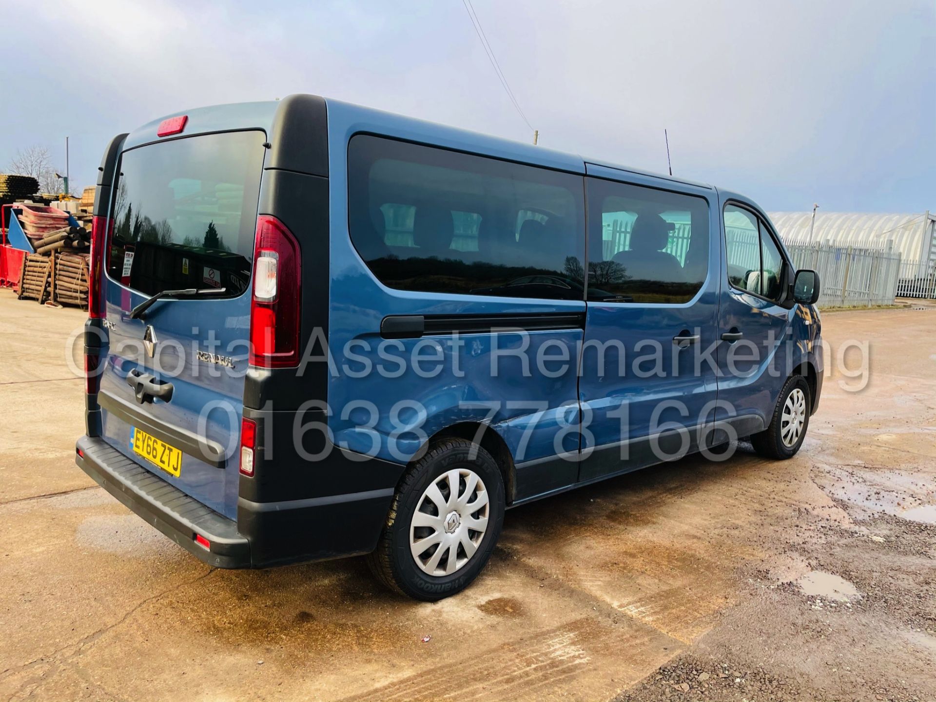 RENAULT TRAFIC *LWB - 9 SEATER MPV / BUS* (2017 - EURO 6) '1.6 DCI - 6 SPEED' *AIR CON* (NO VAT) - Image 9 of 47