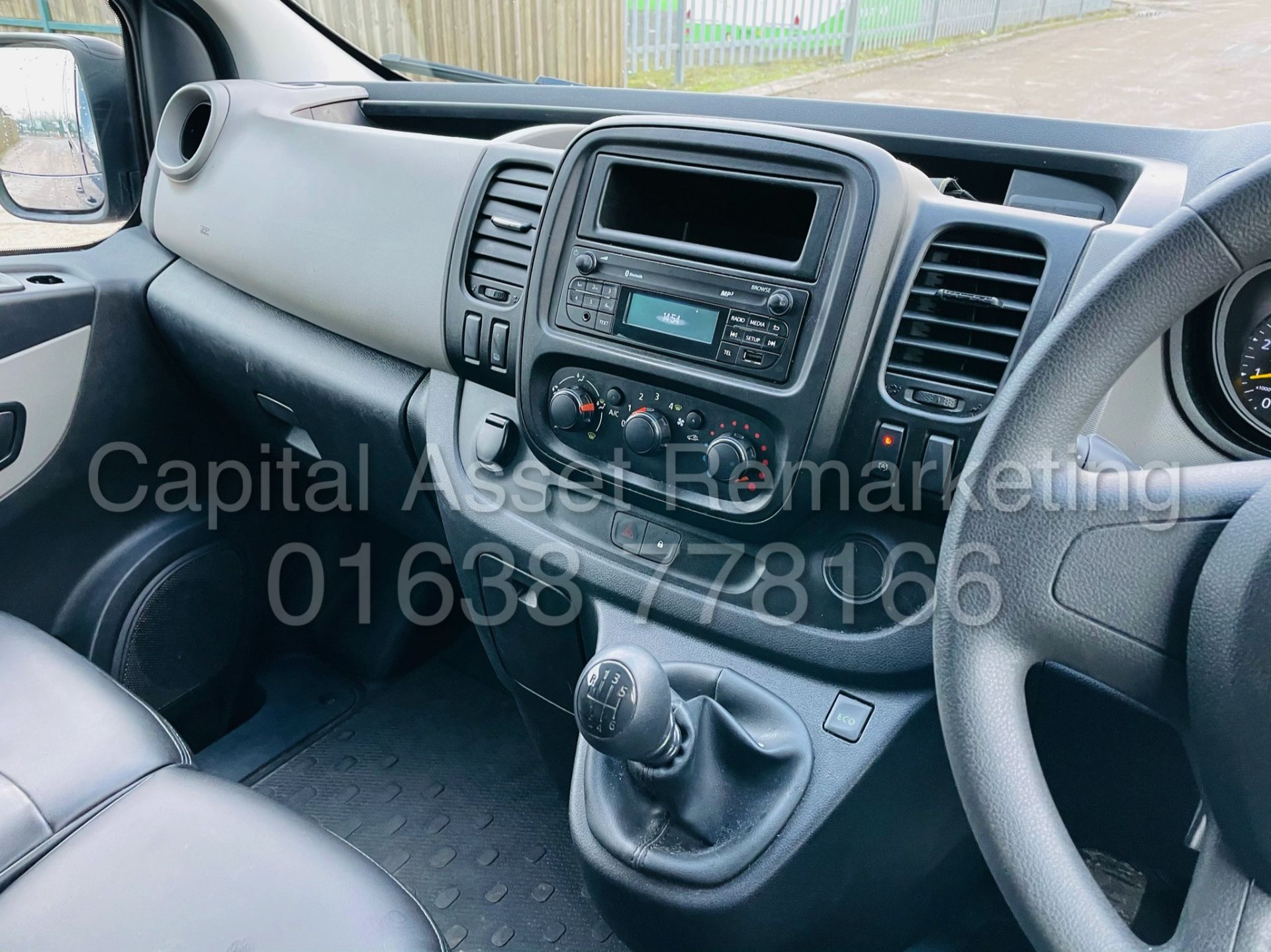 RENAULT TRAFIC *LWB - 9 SEATER MPV / BUS* (2017 - EURO 6) '1.6 DCI - 6 SPEED' *AIR CON* (NO VAT) - Image 39 of 47