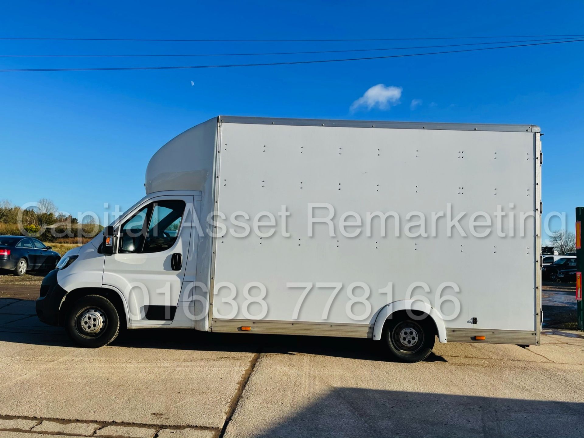 PEUGEOT BOXER 335 *LWB - LO LOADER / LUTON BOX VAN* (2019-EURO 6) '2.0 BLUE HDI - 6 SPEED' (1 OWNER) - Image 4 of 39