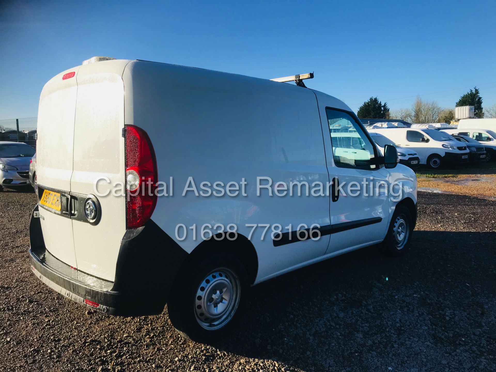 VAUXHALL COMBO 2000 CDTI (2017 MODEL) 1 OWNER WITH STAMPED HISTORY - SIDE DOOR *EURO 6* - Image 5 of 11