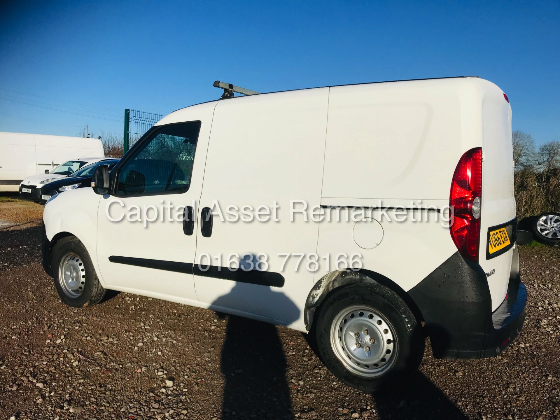 VAUXHALL COMBO 2000 CDTI (2017 MODEL) 1 OWNER WITH STAMPED HISTORY - SIDE DOOR *EURO 6* - Image 3 of 11