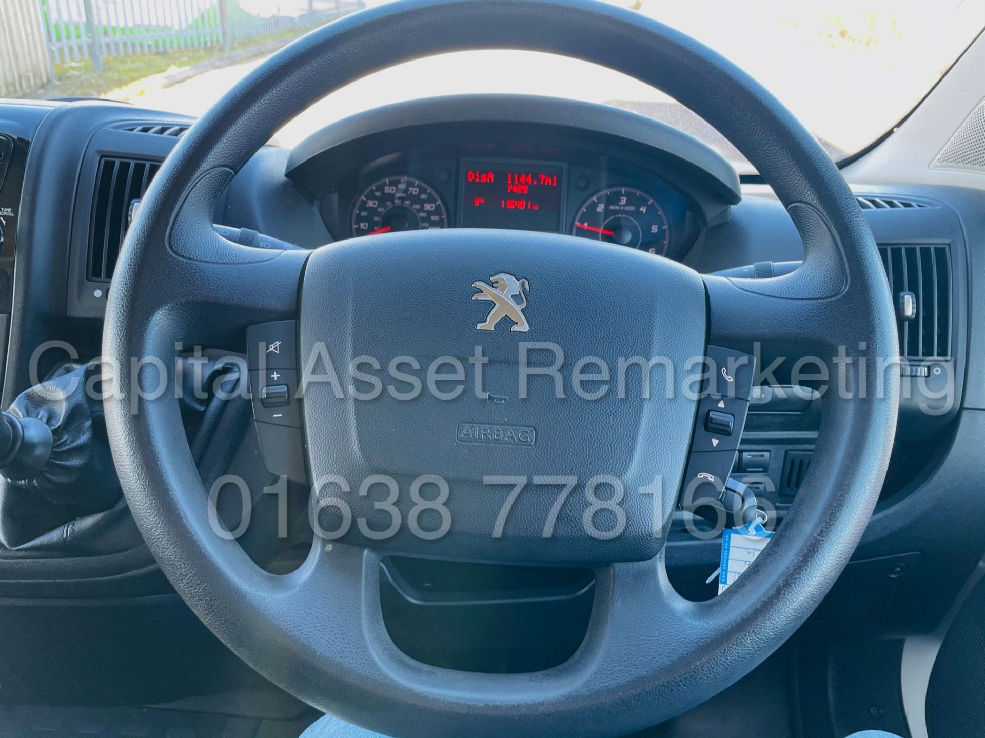 PEUGEOT BOXER 335 *LWB - LO LOADER / LUTON BOX VAN* (2019-EURO 6) '2.0 BLUE HDI - 6 SPEED' (1 OWNER) - Image 37 of 39