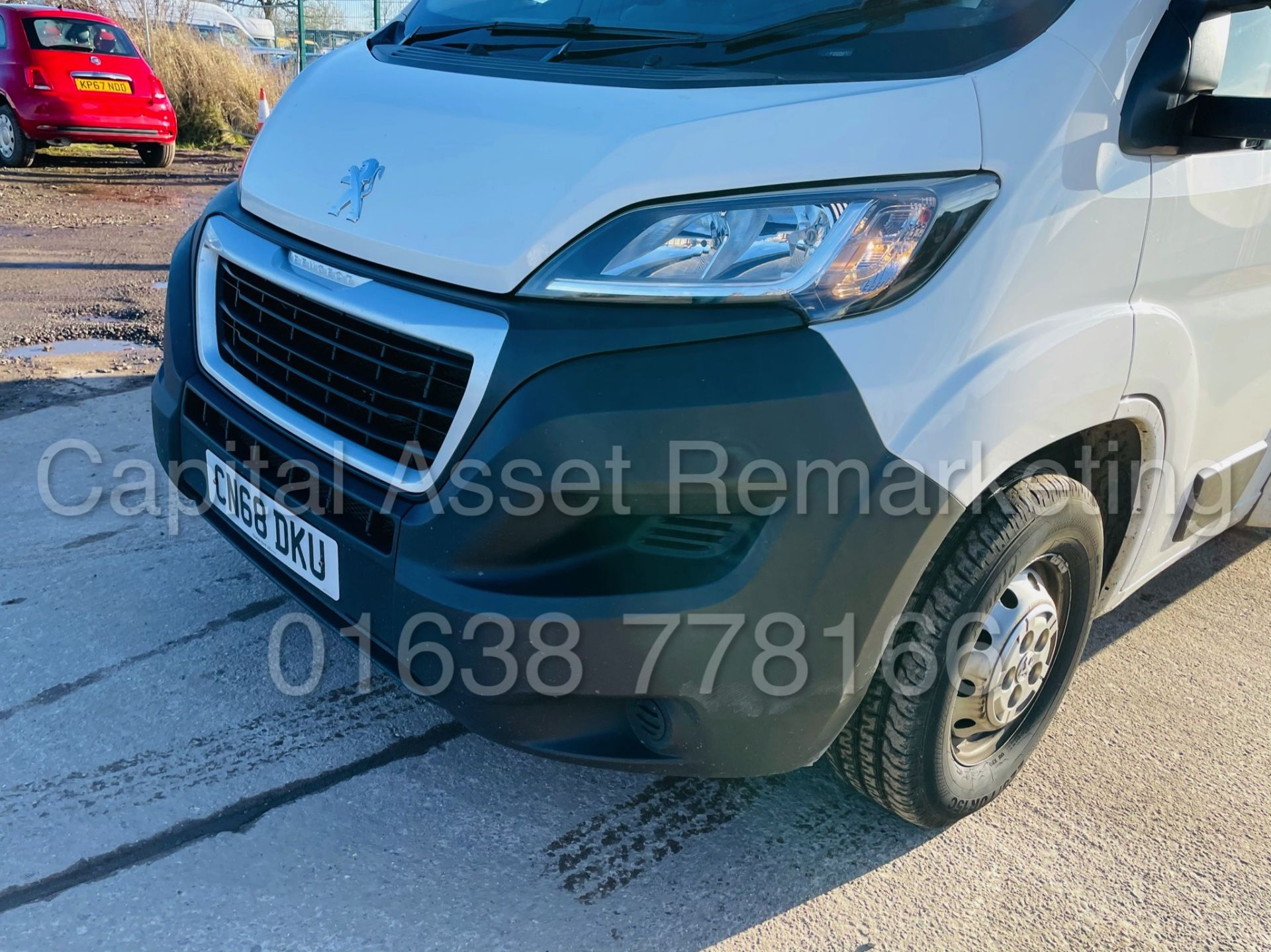 PEUGEOT BOXER 335 *LWB - LO LOADER / LUTON BOX VAN* (2019-EURO 6) '2.0 BLUE HDI - 6 SPEED' (1 OWNER) - Image 16 of 39