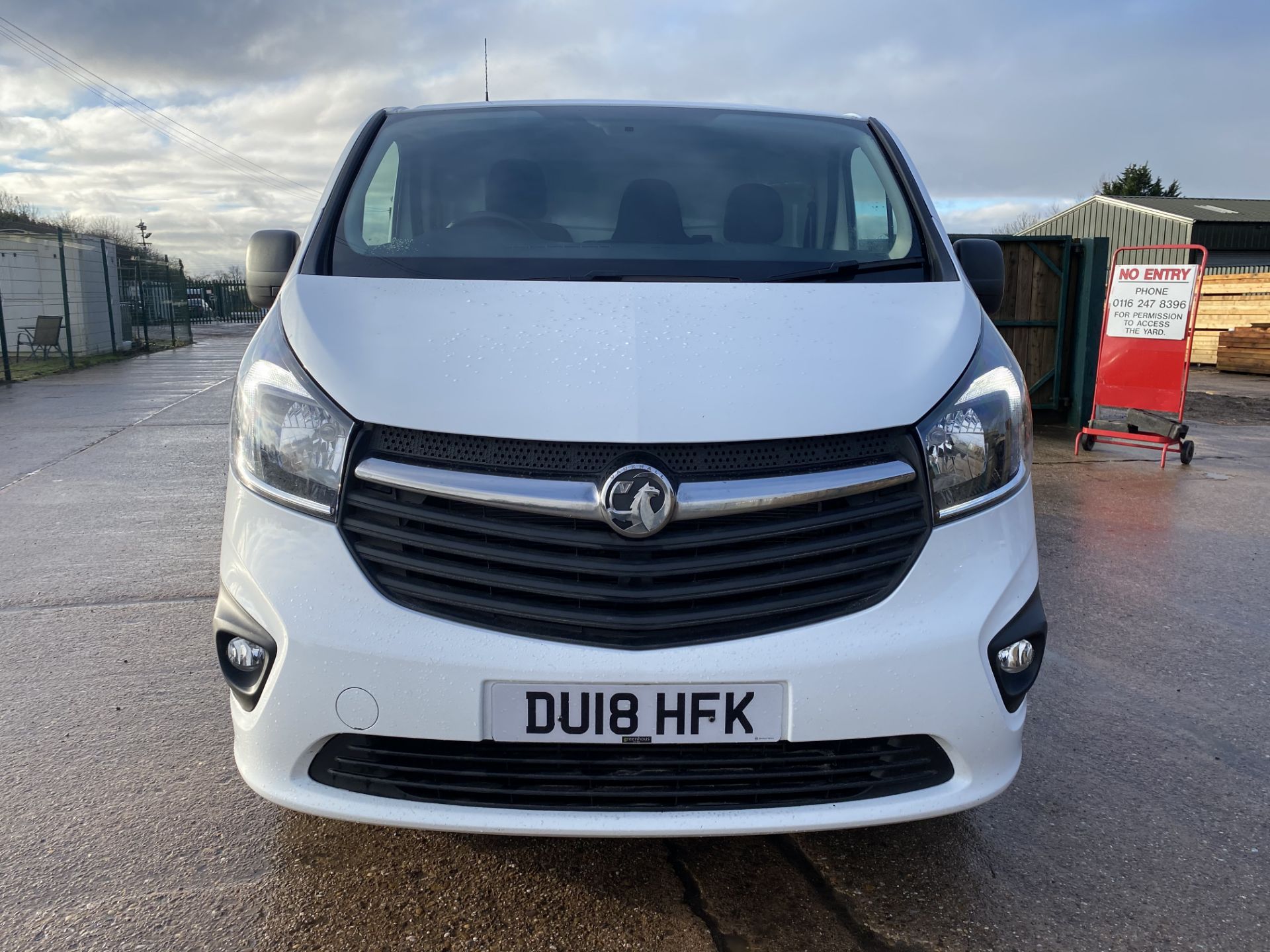 On Sale VAUXHALL VIVARO 1.6"CDTI"120 (SPORTIVE) EURO 6 - 18 REG - AIR CON - SAT NAV - HUGE SPEC 49K - Image 4 of 23