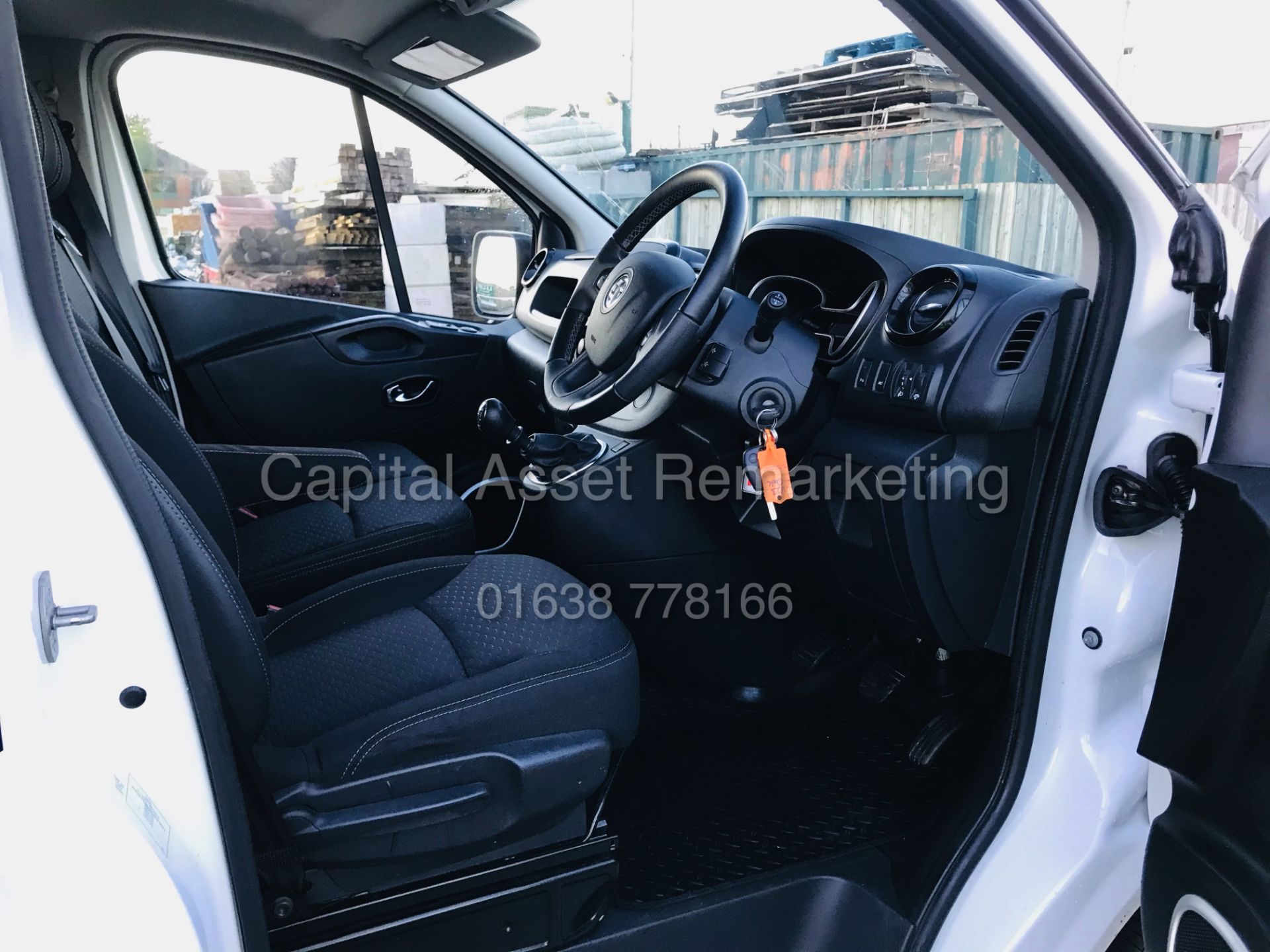 ON SALE VAUXHALL VIVARO "SPORTIVE" 2900 LWB *6 SEATER DUALINER* 1 OWNER -19 REG - LOW MILEAGE - - Image 14 of 27