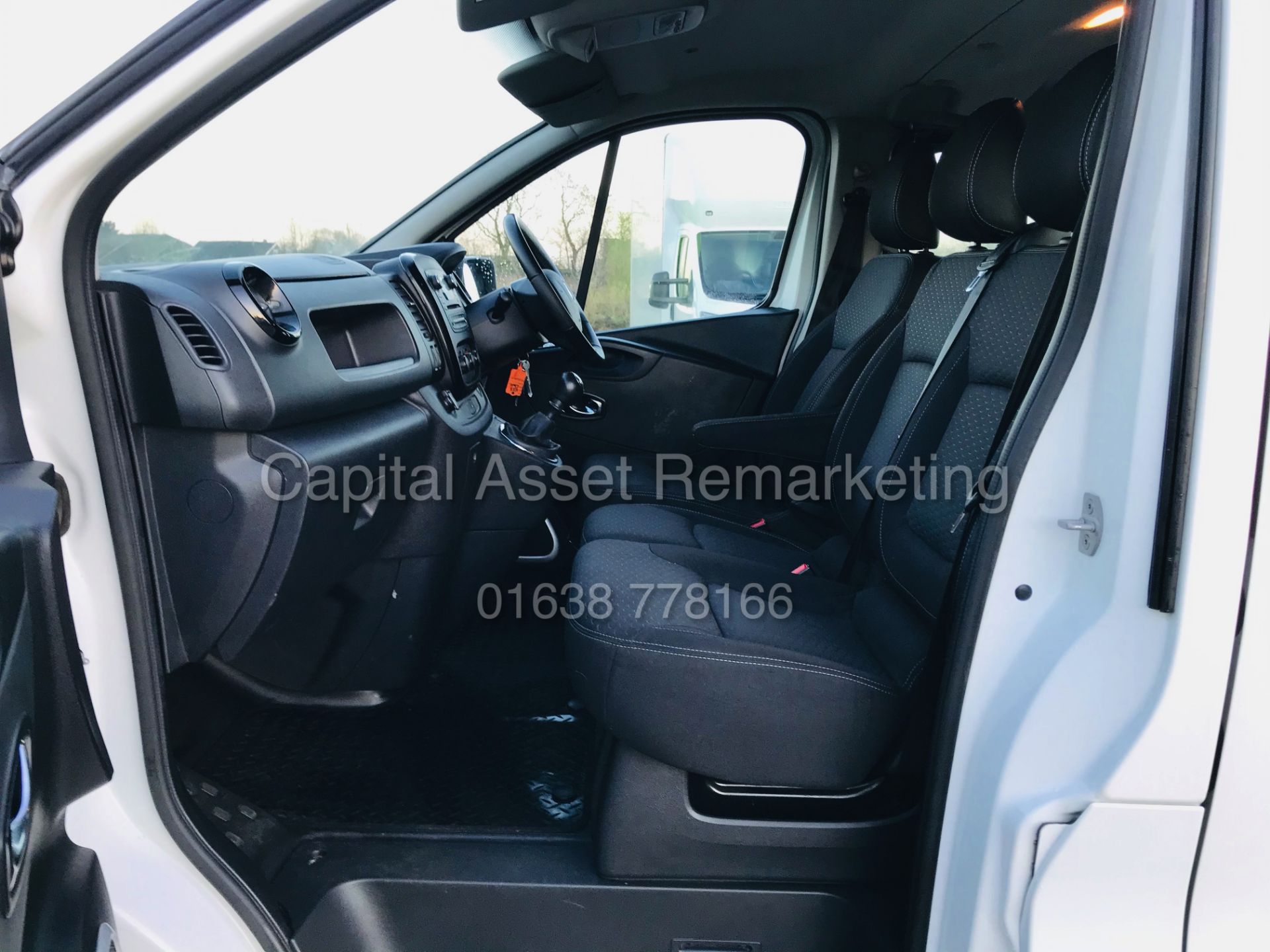 ON SALE VAUXHALL VIVARO "SPORTIVE" 2900 LWB *6 SEATER DUALINER* 1 OWNER -19 REG - LOW MILEAGE - - Image 23 of 27