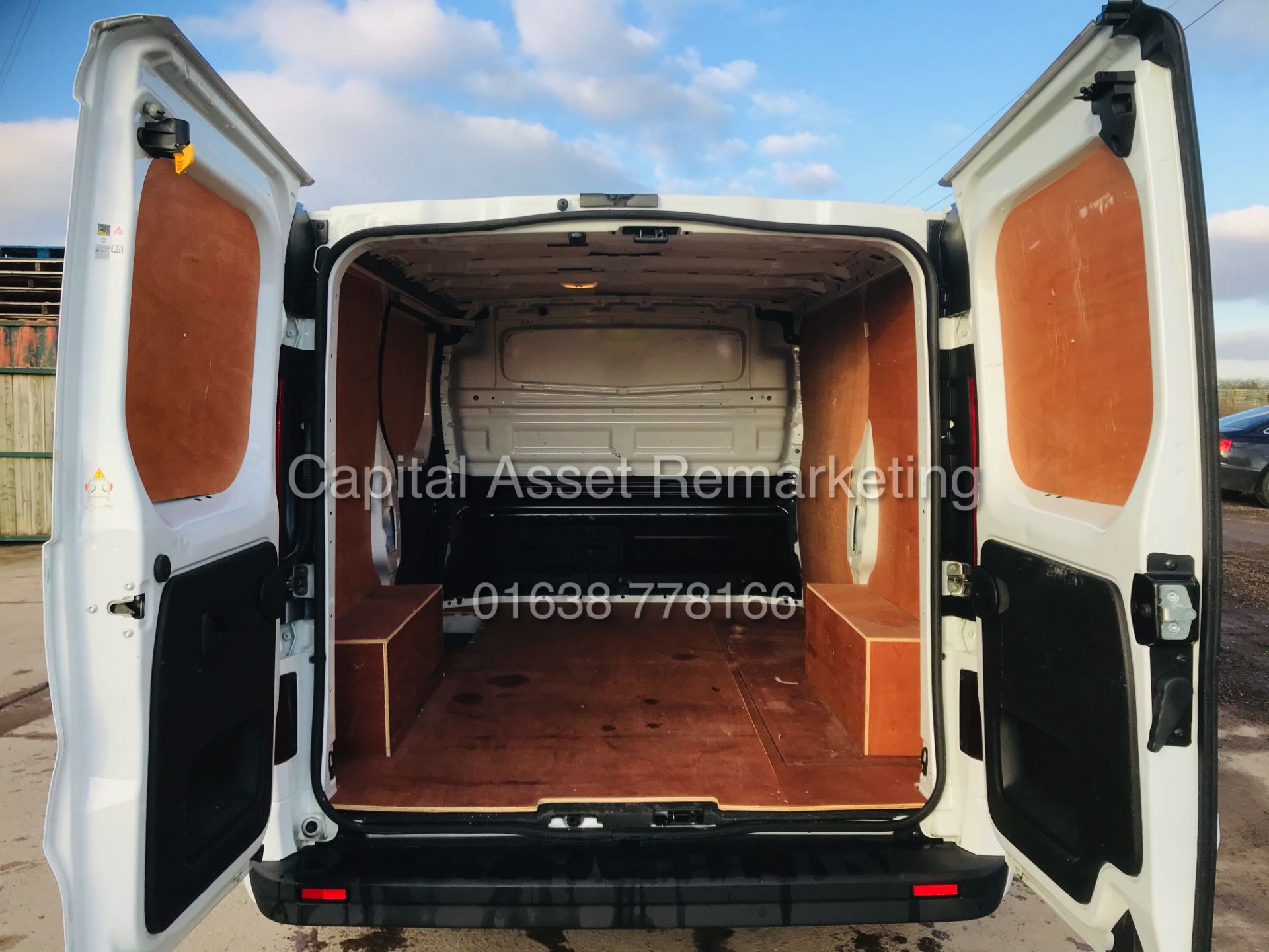 ON SALE VAUXHALL VIVARO CDTI "SPORTIVE" 1 OWNER (18 REG) AIR CON - ELEC PACK - CRUISE - GREAT SPEC - Image 24 of 25