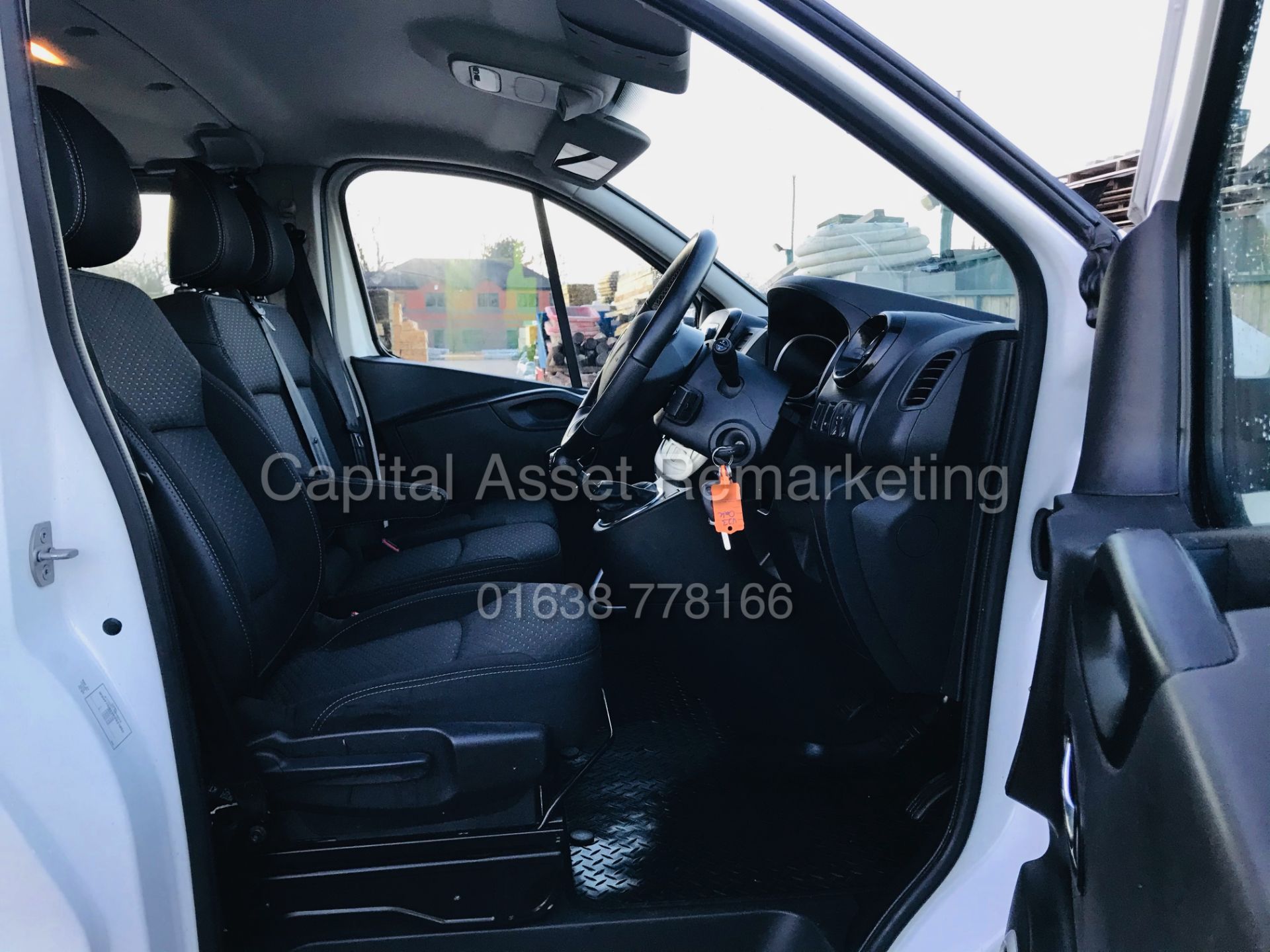 ON SALE VAUXHALL VIVARO "SPORTIVE" 2900 LWB *6 SEATER DUALINER* 1 OWNER -19 REG - LOW MILEAGE - - Image 13 of 27