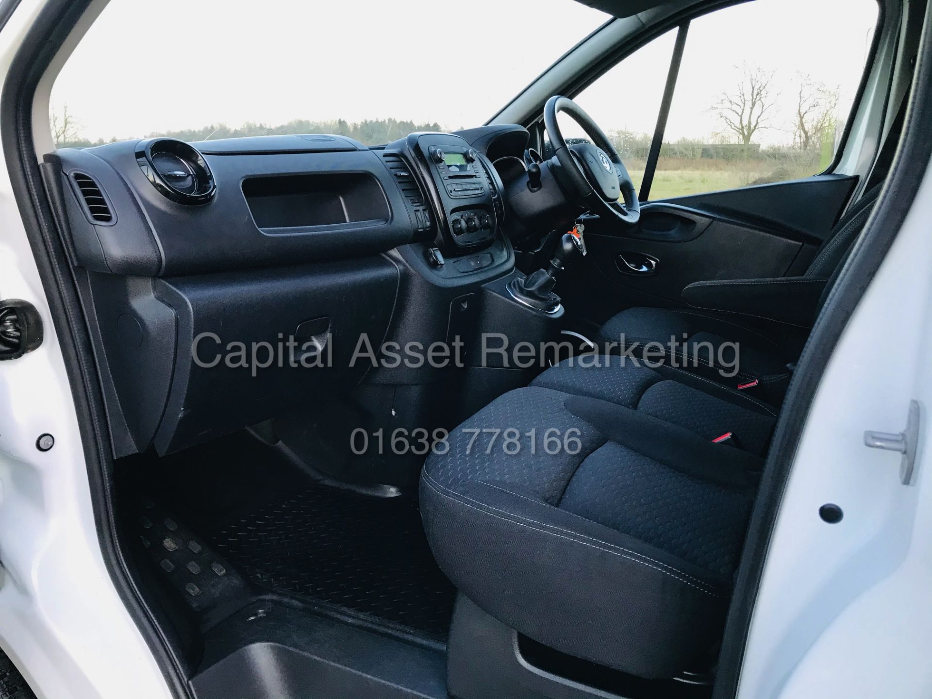 ON SALE VAUXHALL VIVARO "SPORTIVE" 2900 LWB *6 SEATER DUALINER* 1 OWNER -19 REG - LOW MILEAGE - - Image 24 of 27