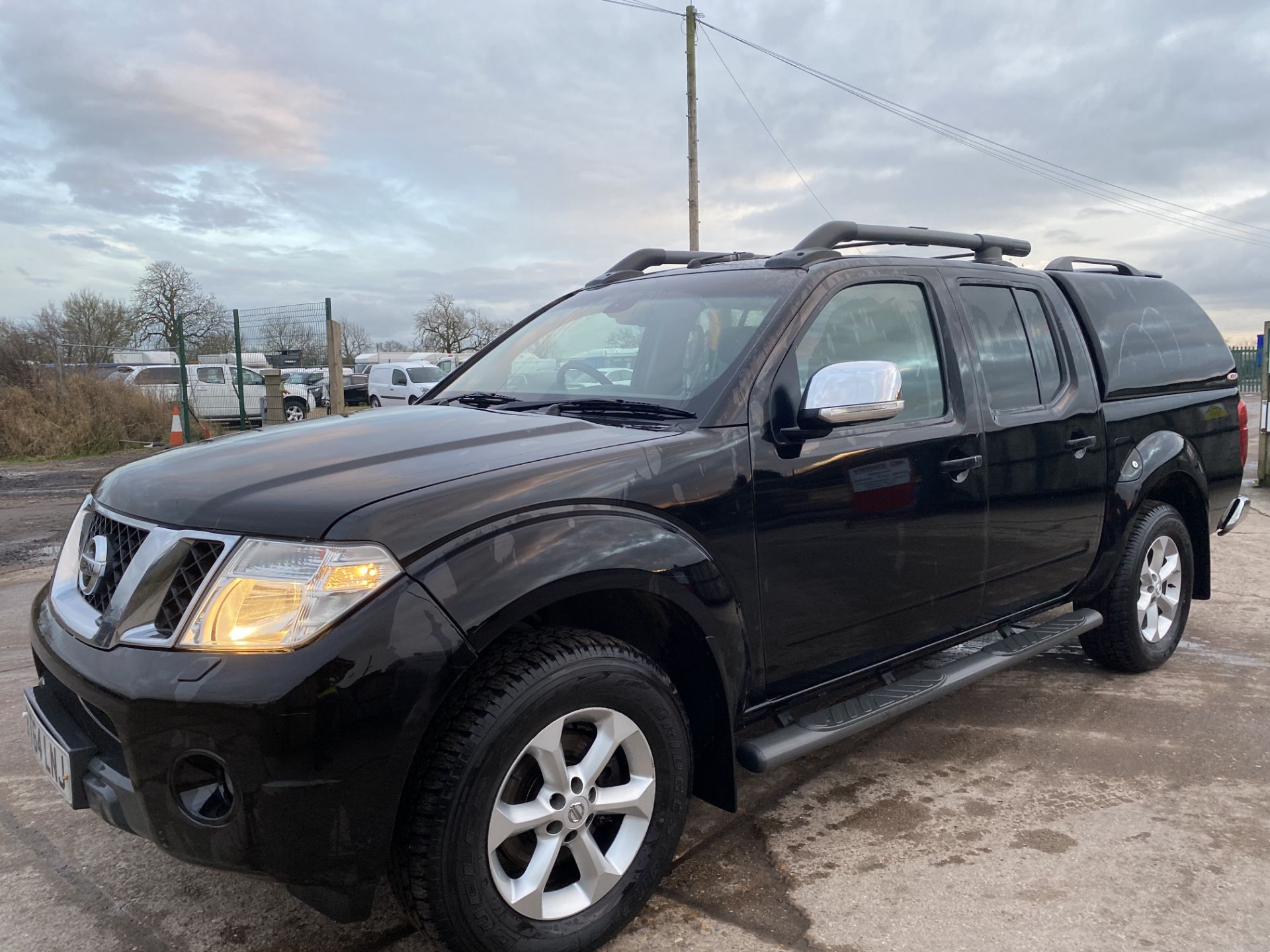 NISSAN NAVARA 2.5DCI "TEKNA" AUTOMATIC - 2015 MODEL - BLACK - SAT NAV - LEATHER - HUGE SPEC -NO VAT! - Bild 5 aus 8