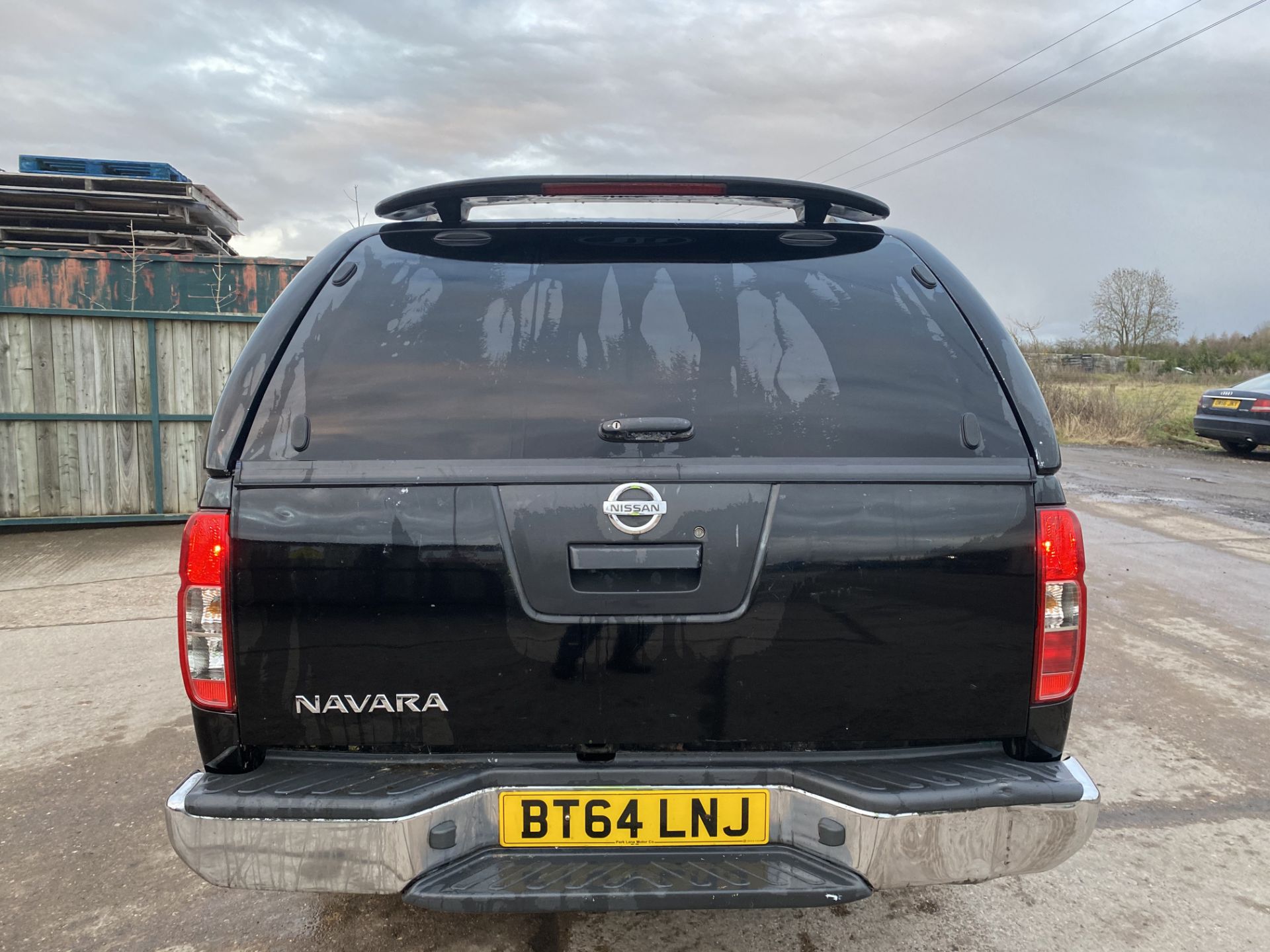 NISSAN NAVARA 2.5DCI "TEKNA" AUTOMATIC - 2015 MODEL - BLACK - SAT NAV - LEATHER - HUGE SPEC -NO VAT! - Image 8 of 8