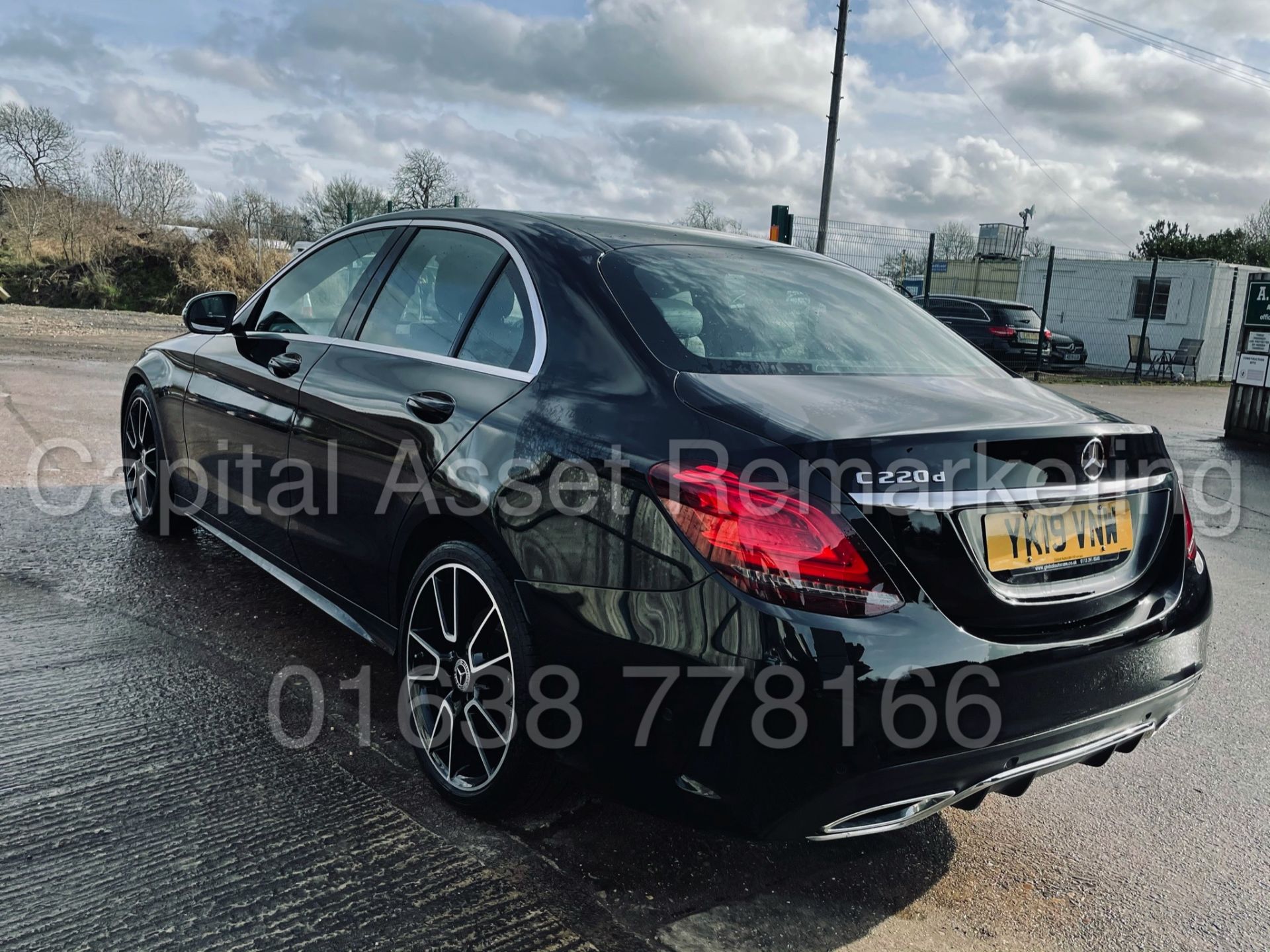 (ON SALE) MERCEDES-BENZ C220D *AMG- PREMIUM* SALOON (2019) '9-G TRONIC - NAV' *TOP SPEC* (1 OWNER) - Image 10 of 48