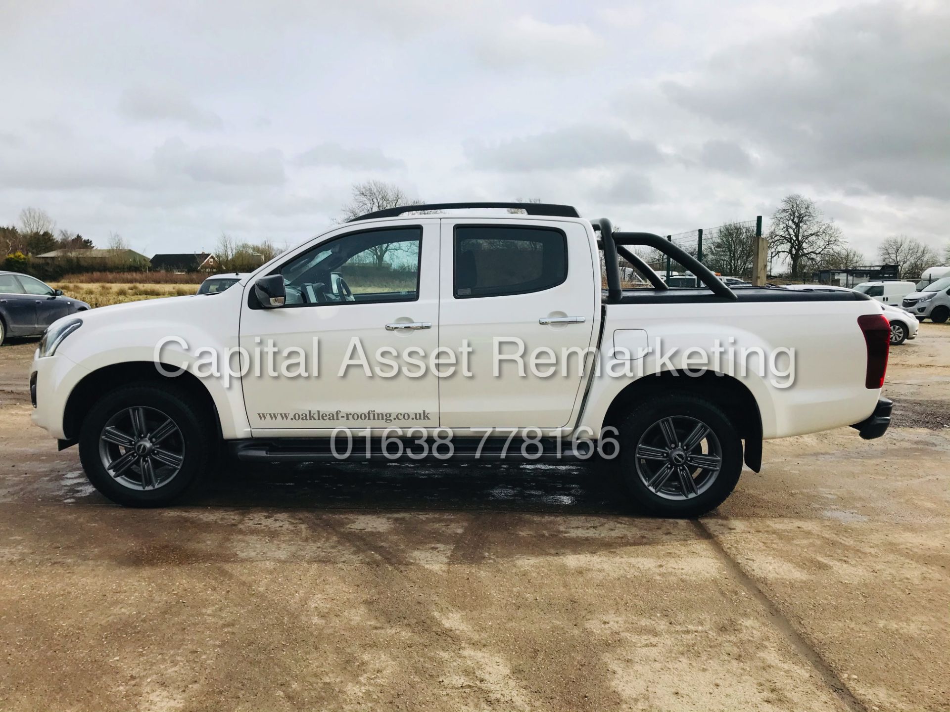 ISUZU D-MAX "BLADE" AUTO (19 REG) FULLY LOADED - SAT NAV - LEATHER - REAR CAMERA -1 OWNER -LOW MILES - Image 8 of 34