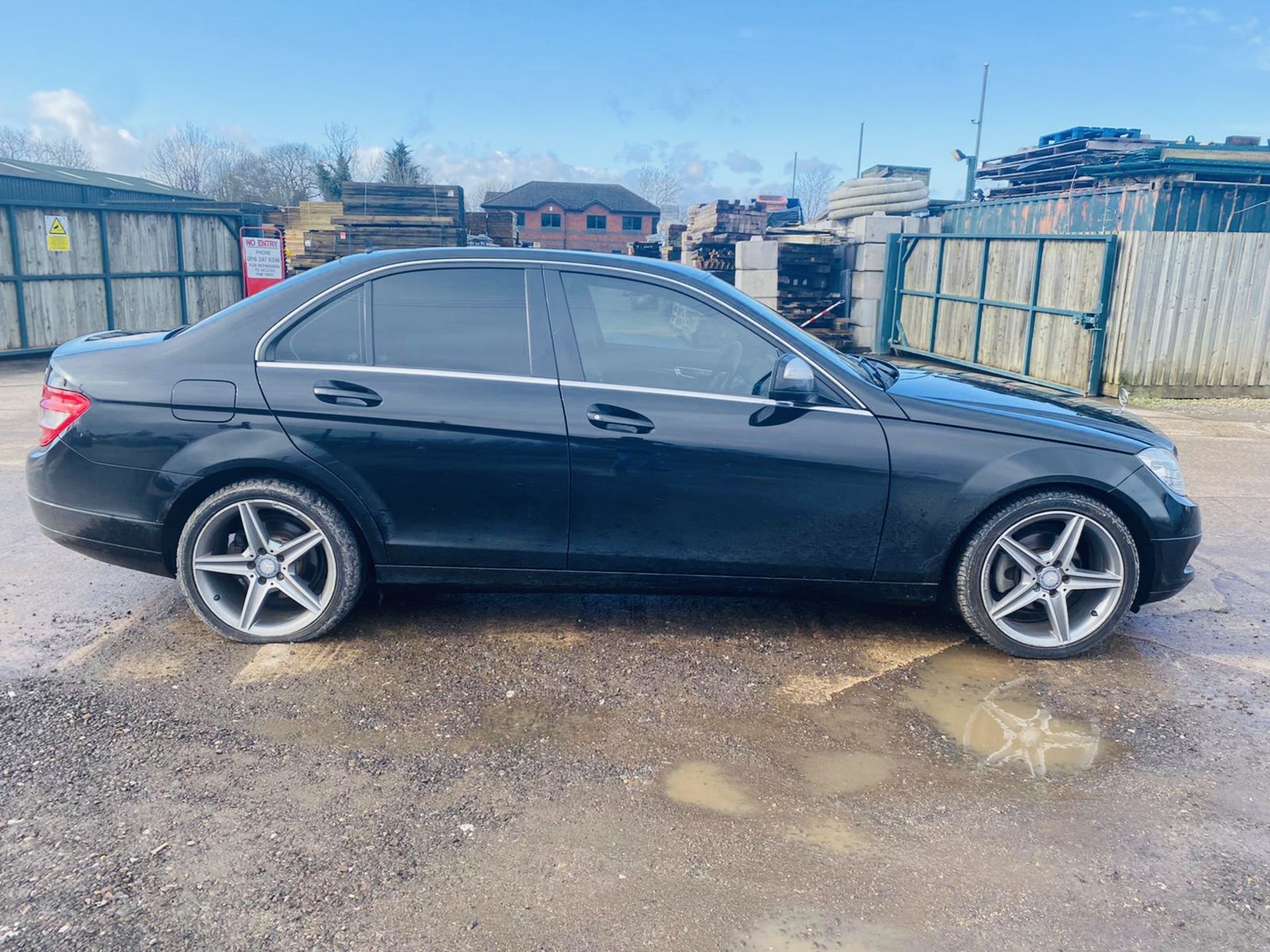 On Sale MERCEDES C220CDI "SE" SPECIAL EQUIPMENT AUTOMATIC - 2010 MODEL- BLACK - AMG ALLOYS - NO VAT - Image 2 of 13