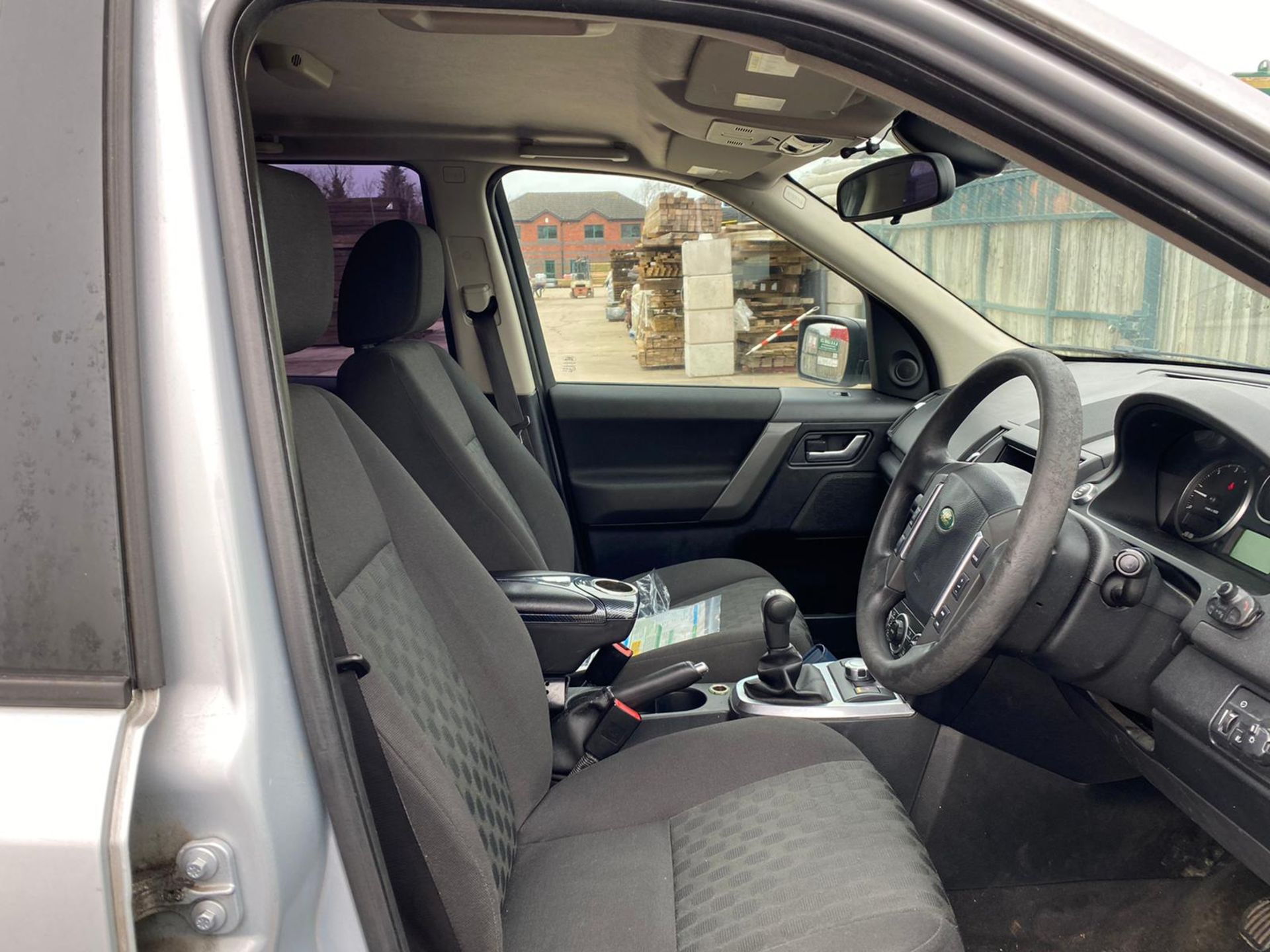 ON SALE LANDROVER FREELANDER GS 2.2TD4 (2008 REG) SILVER - GREAT SPEC -ALLOYS - NEW SHAPE - NO VAT - Image 11 of 16