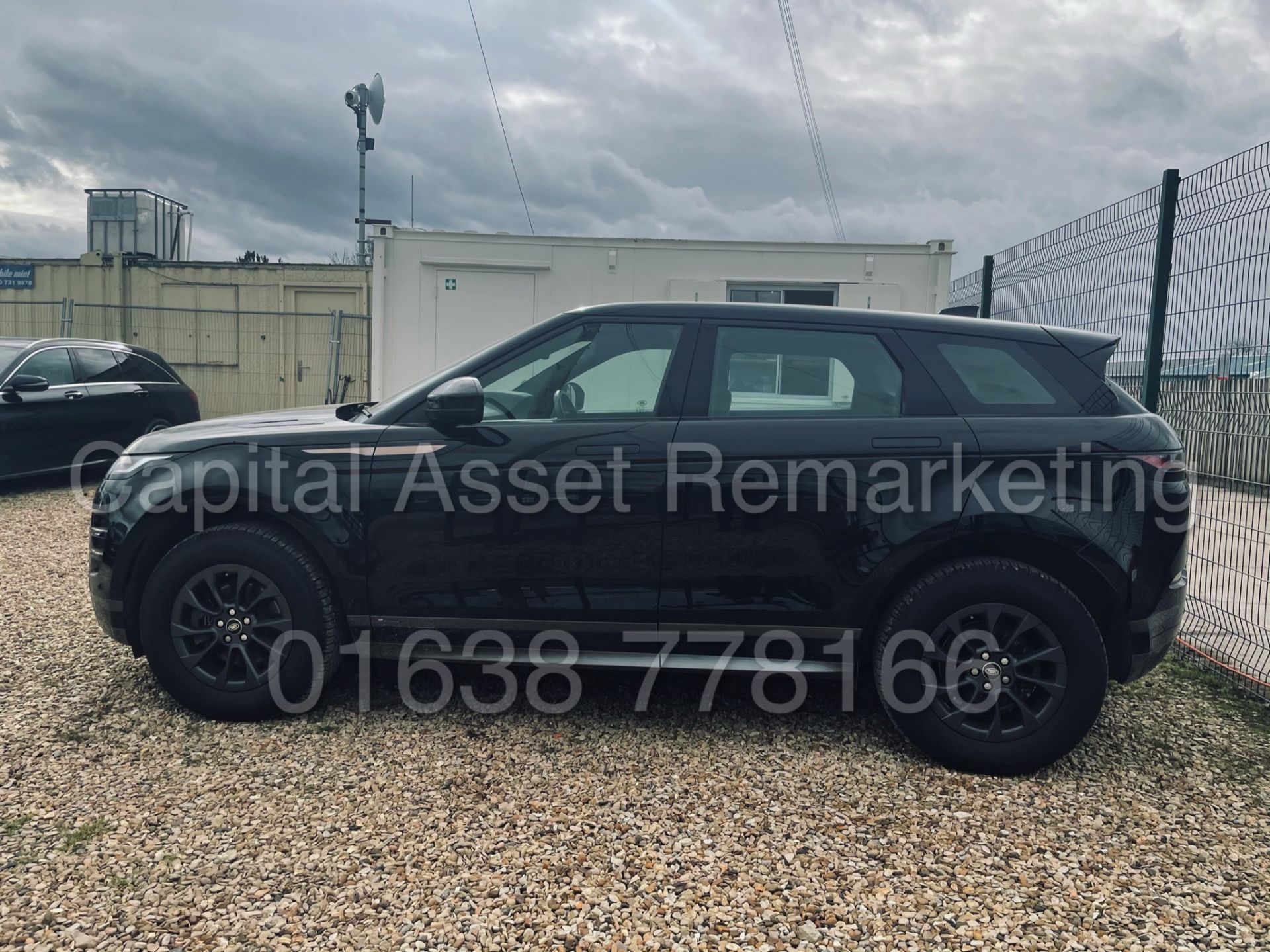 (On Sale) RANGE ROVER EVOQUE *R-DYNAMIC* (69 REG - NEW MODEL) '2.0 D150' (1 OWNER) **MASSIVE SPEC** - Image 8 of 21