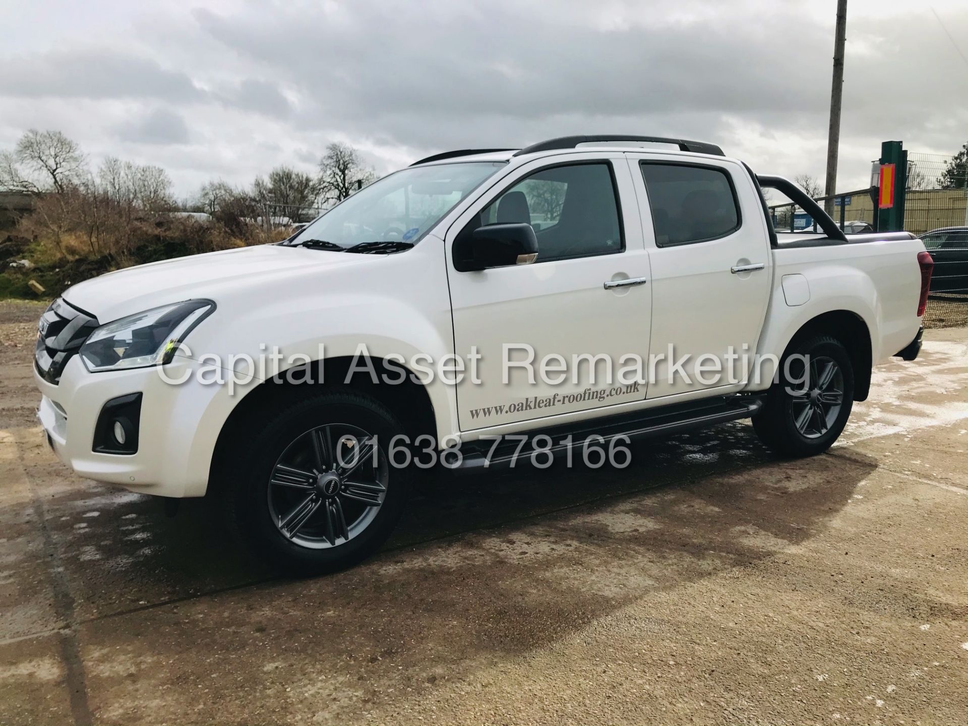 ISUZU D-MAX "BLADE" AUTO (19 REG) FULLY LOADED - SAT NAV - LEATHER - REAR CAMERA -1 OWNER -LOW MILES - Image 7 of 34