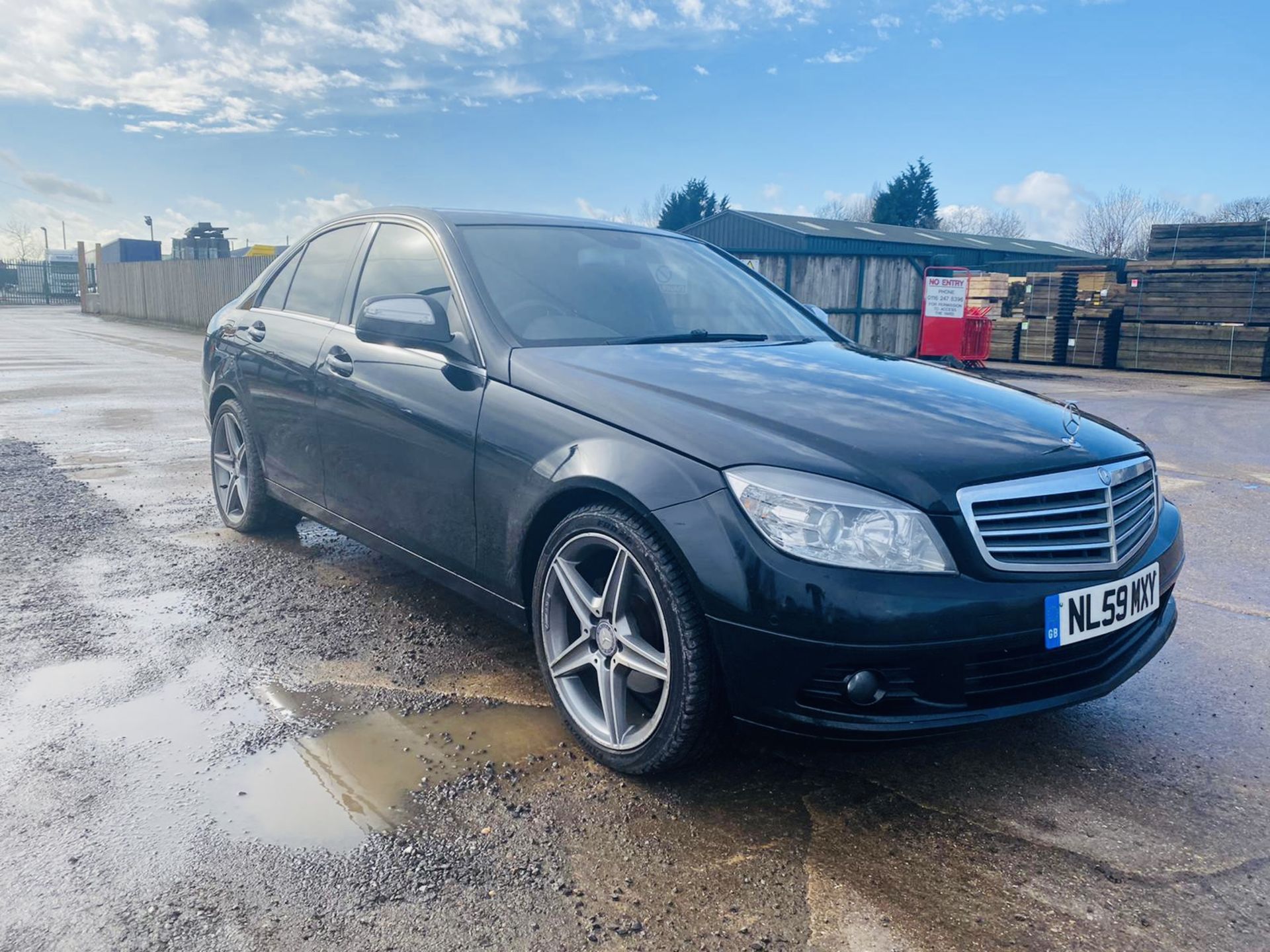 On Sale MERCEDES C220CDI "SE" SPECIAL EQUIPMENT AUTOMATIC - 2010 MODEL- BLACK - AMG ALLOYS - NO VAT - Image 7 of 13