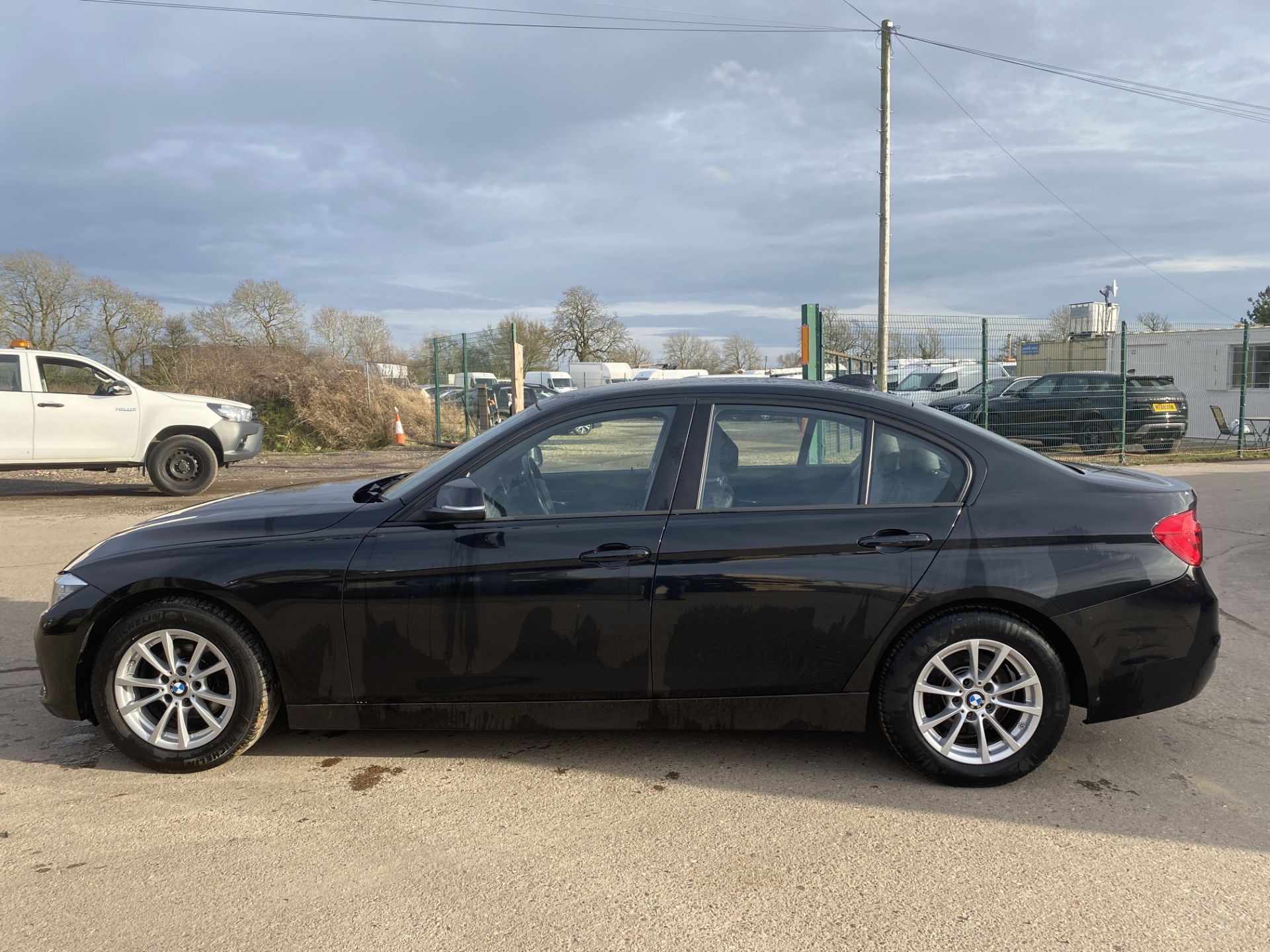 On Sale BMW 320D "EFFICIENT DYNAMICS PLUS" AUTO (NEW SHAPE) 17 REG -1 OWNER - LEATHER! HUGE SPEC - Image 6 of 24