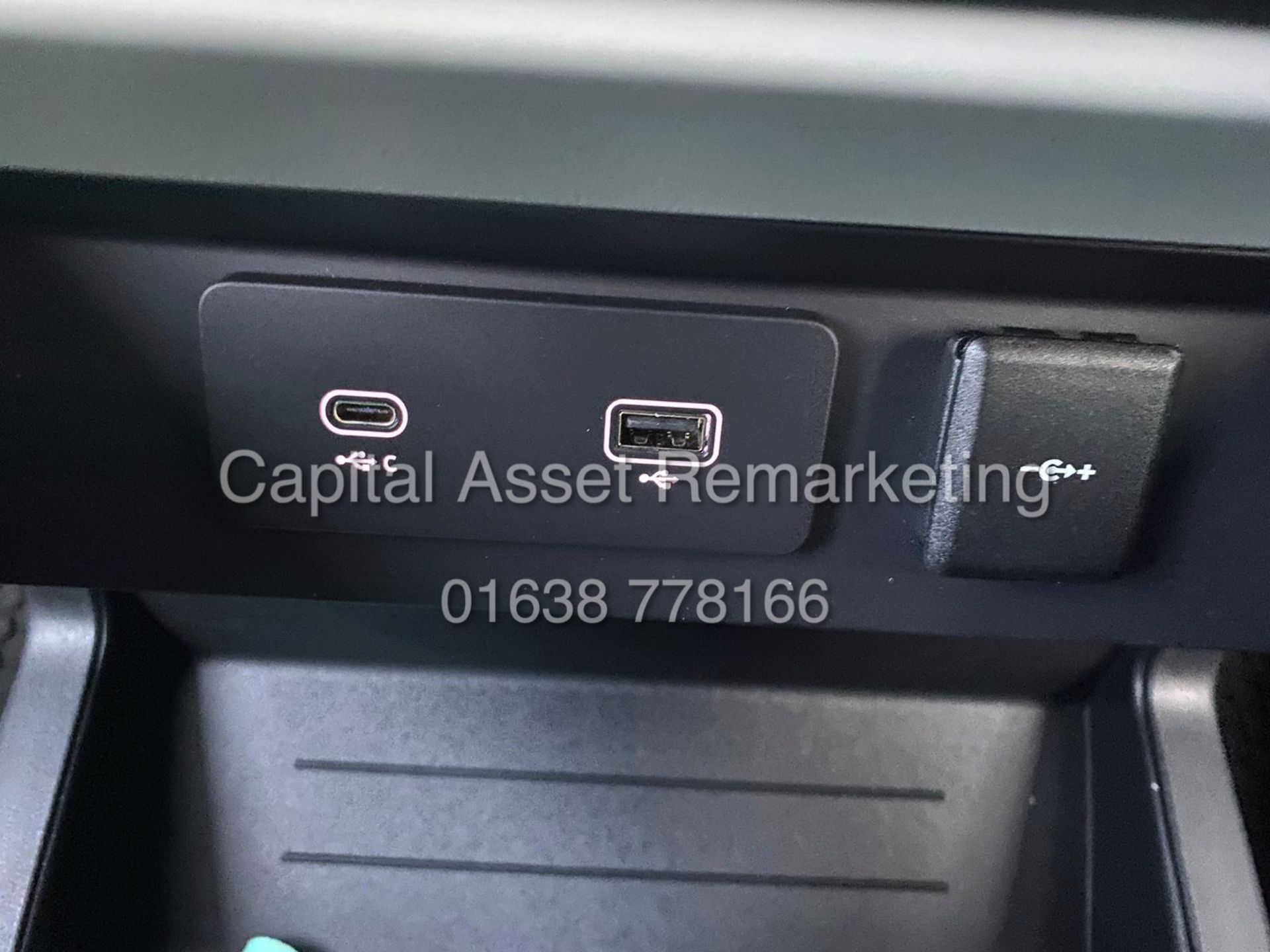 (On Sale) LAND ROVER DEFENDER 110 (NEW MODEL) 7 SEATER- AUTO- LEATHER- SAT NAV- (70 REG) - HUGE SPEC - Image 31 of 32