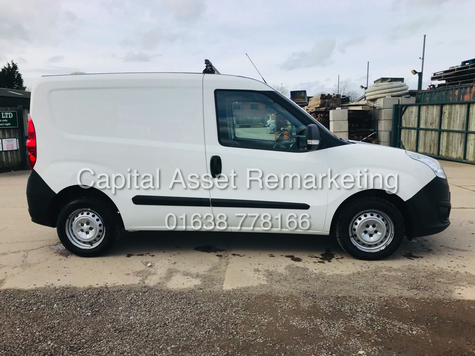 ON SALE VAUXHALL COMBO 2000 CDTI (2017 MODEL) 1 OWNER - ELEC PACK - SIDE LOADING DOOR - Image 7 of 16