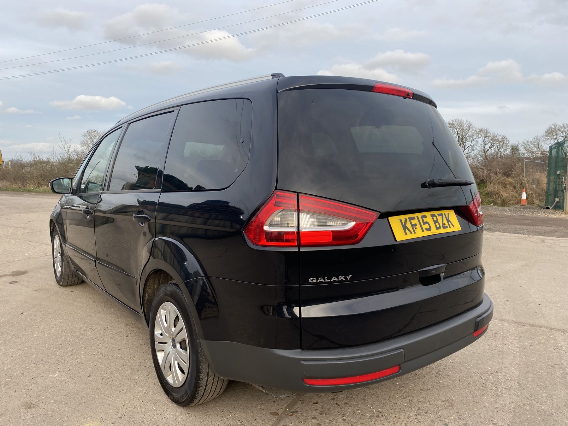 On Sale FORD GALAXY "ZETEC" 2.0TDCI "AUTO" 15 REG - 7 SEATER- LEATHER - AIR CON - MET BLACK - NO VAT - Image 6 of 24