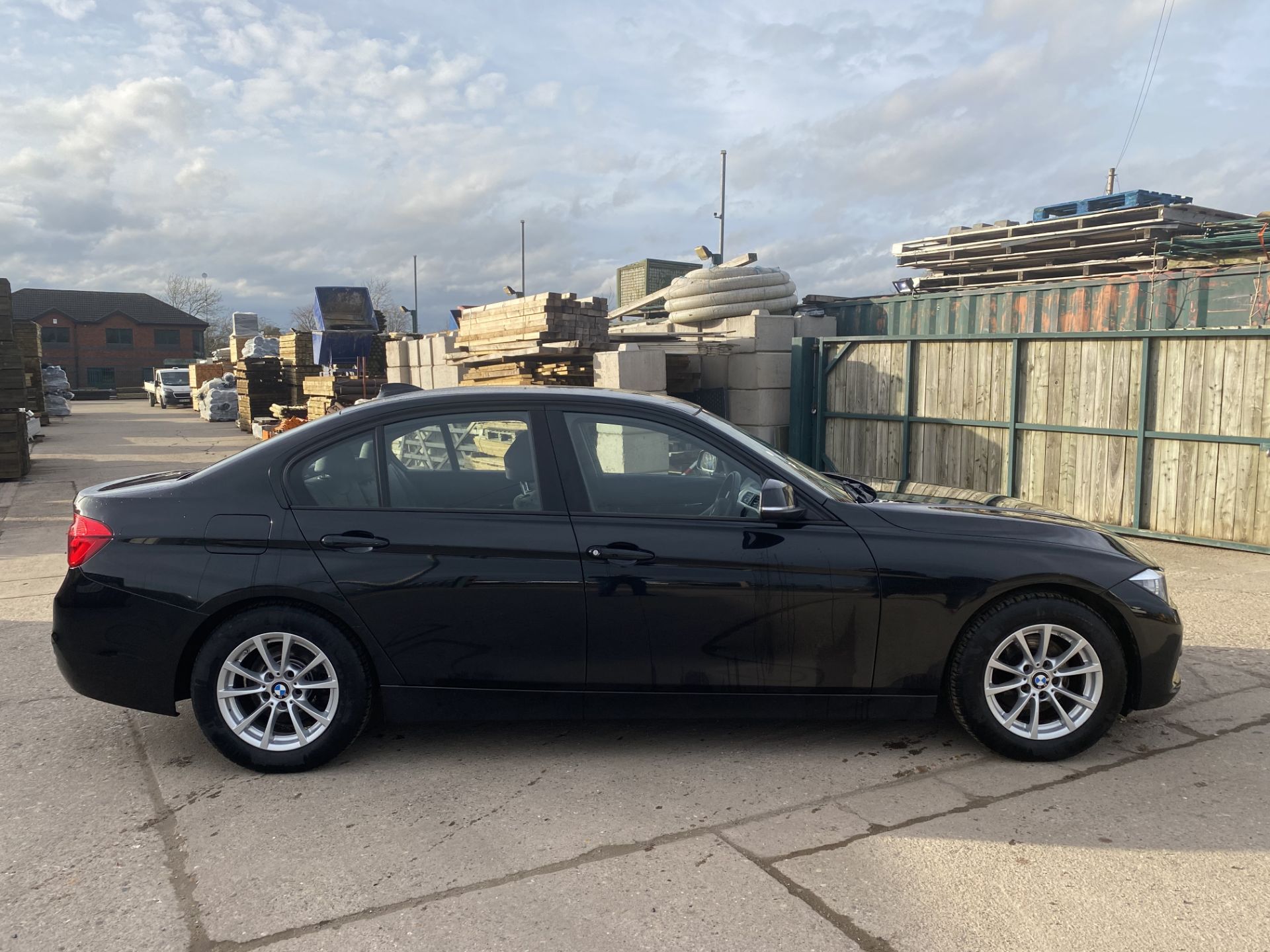 On Sale BMW 320D "EFFICIENT DYNAMICS PLUS" AUTO (NEW SHAPE) 17 REG -1 OWNER - LEATHER! HUGE SPEC - Image 2 of 24