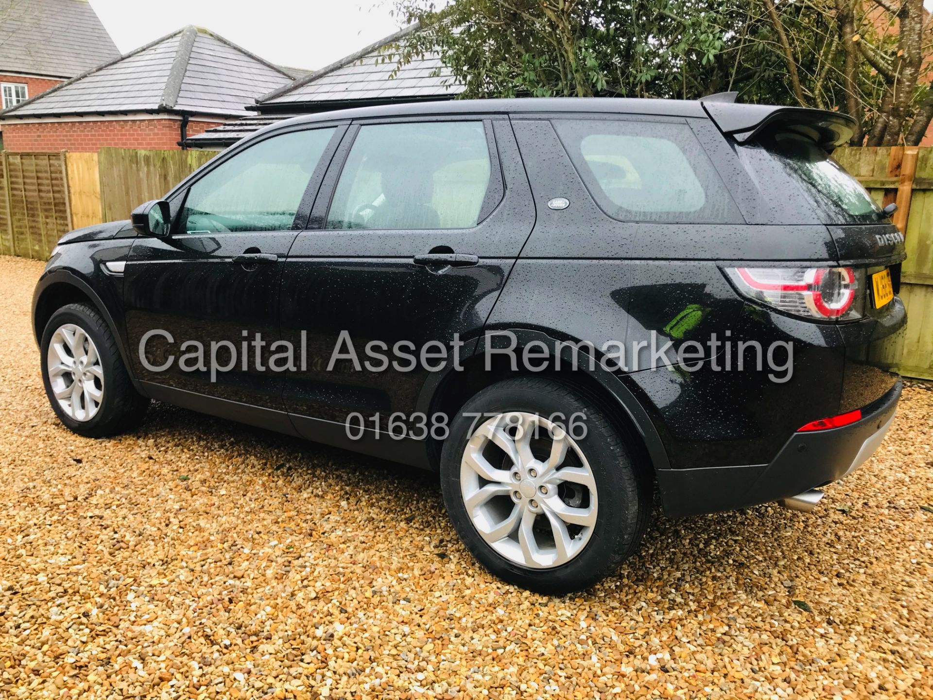 (ON SALE) LAND ROVER DISCOVERY SPORT "HSE - BLACK "AUTO 7 SEATER (2019 MODEL) PAN ROOF - HUGE SPEC - Image 12 of 37