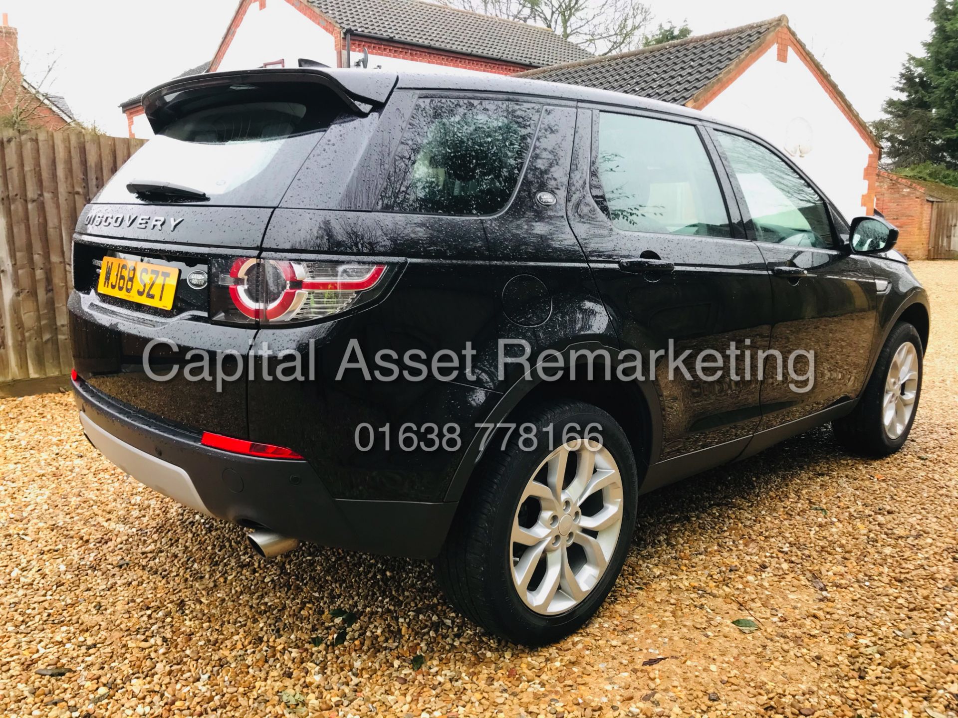 (ON SALE) LAND ROVER DISCOVERY SPORT "HSE - BLACK "AUTO 7 SEATER (2019 MODEL) PAN ROOF - HUGE SPEC - Image 8 of 37