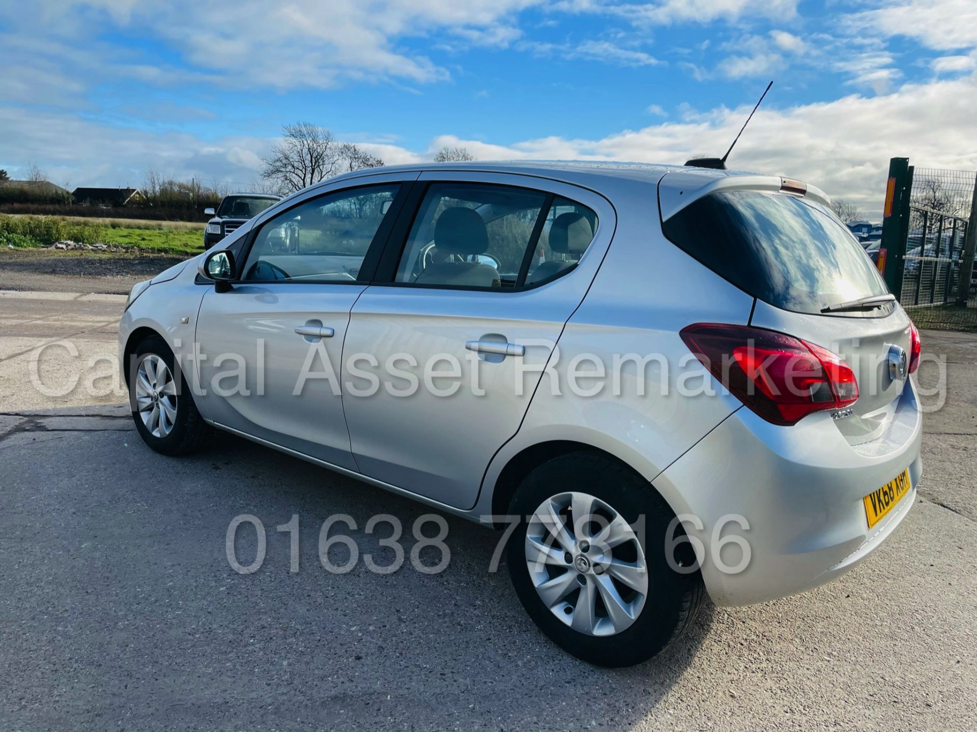 VAUXHALL CORSA *DESIGN EDITION* 5 DOOR HATCHBACK (2019 - NEW MODEL) 1.4 PETROL - 60 MPG+ (1 OWNER) - Image 9 of 40