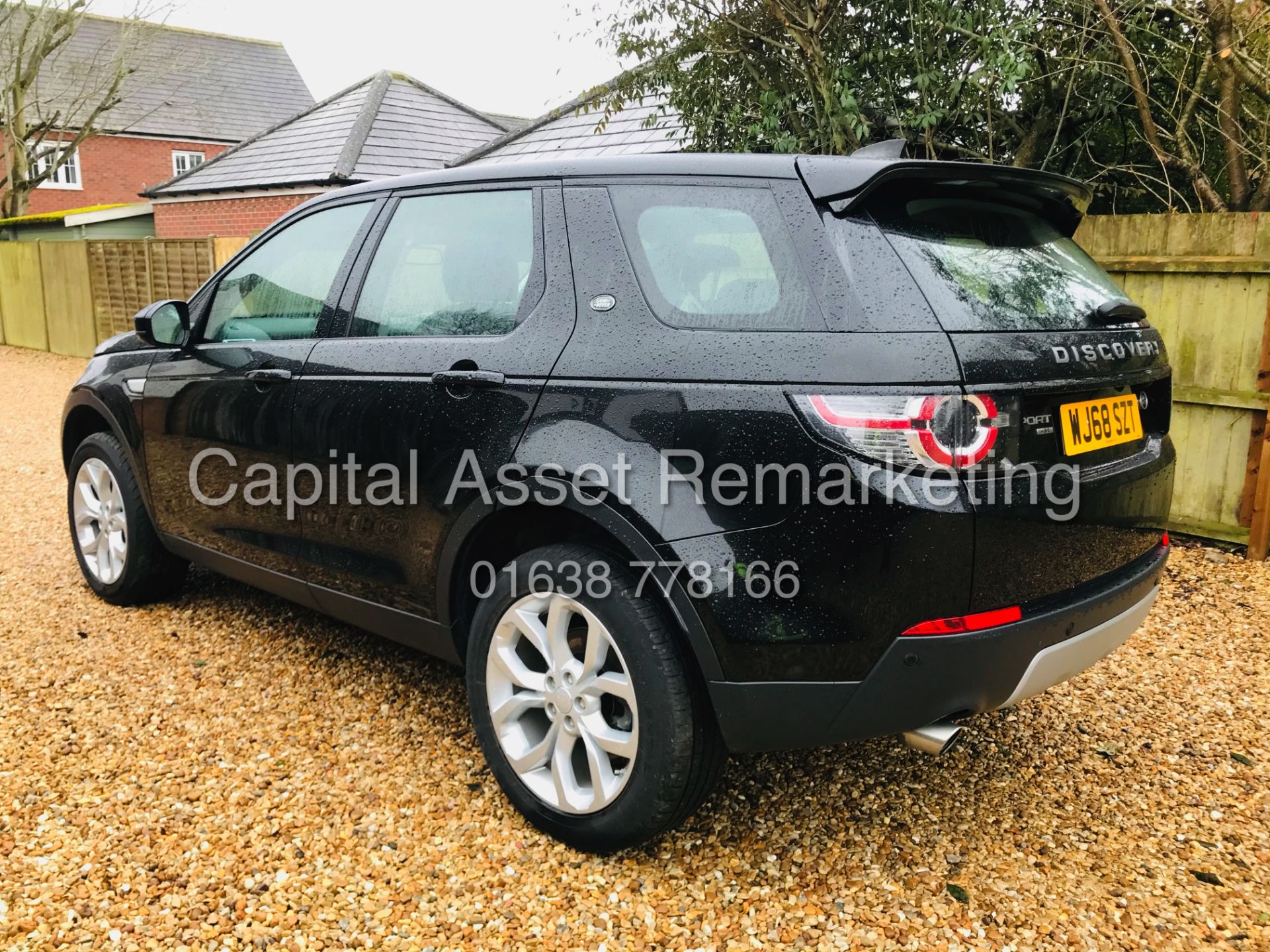 (ON SALE) LAND ROVER DISCOVERY SPORT "HSE - BLACK "AUTO 7 SEATER (2019 MODEL) PAN ROOF - HUGE SPEC - Image 11 of 37