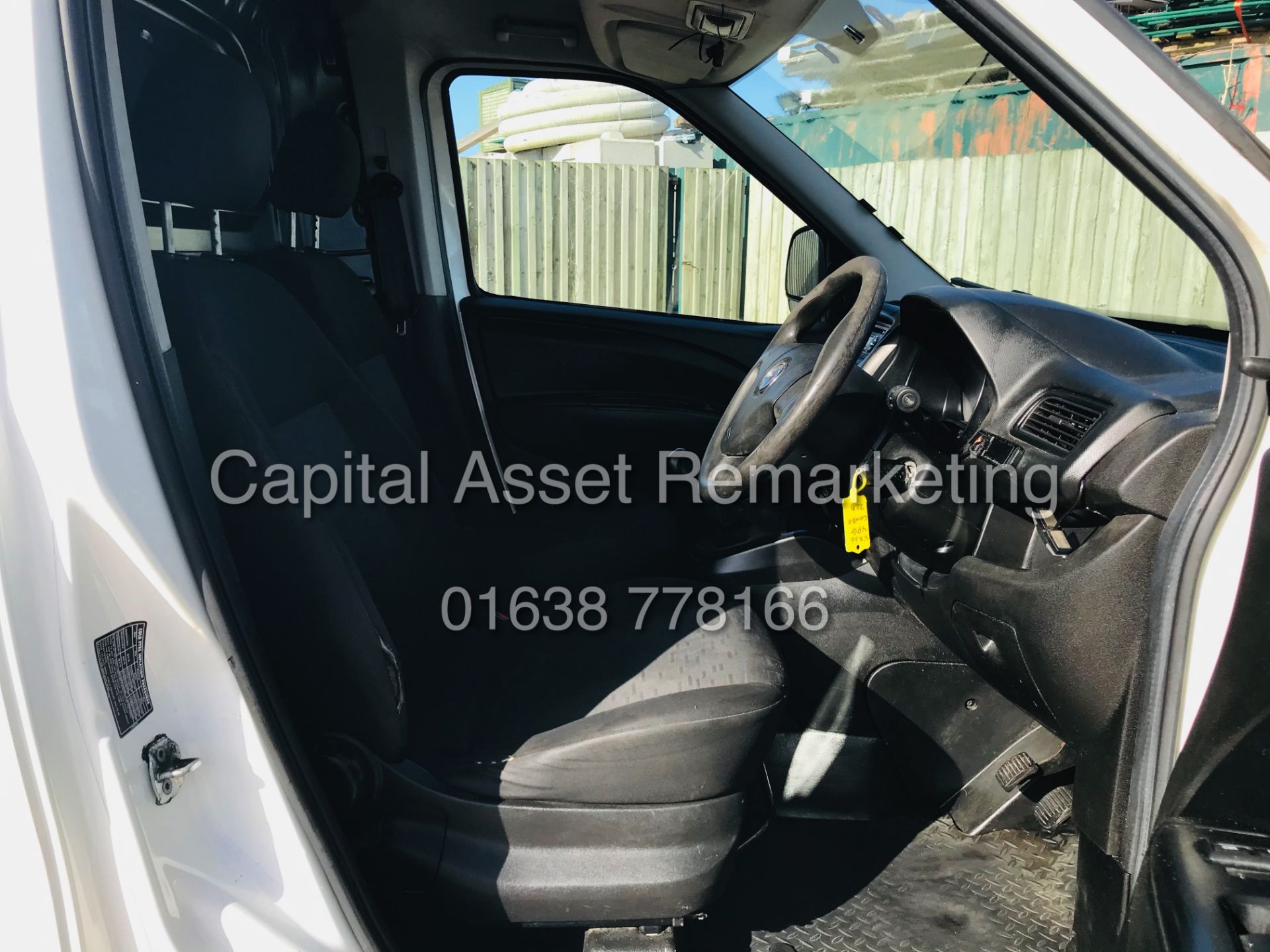 On Sale VAUXHALL COMBO 2000 CDTI (2017 MODEL) 1 OWNER *EURO 6 / ULEZ COMPLIANT* SIDE DOOR - Image 12 of 21