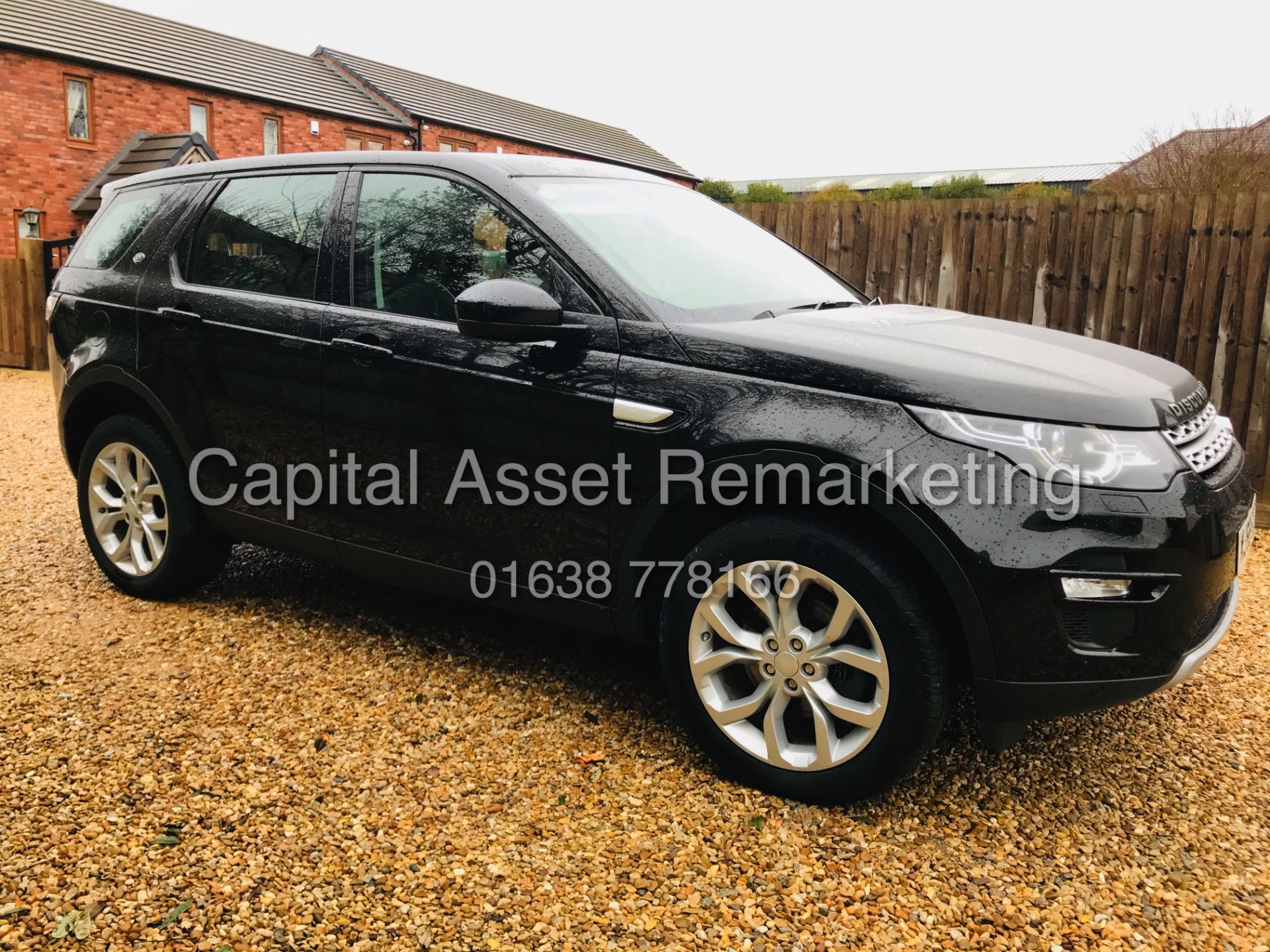 (ON SALE) LAND ROVER DISCOVERY SPORT "HSE - BLACK "AUTO 7 SEATER (2019 MODEL) PAN ROOF - HUGE SPEC - Image 7 of 37