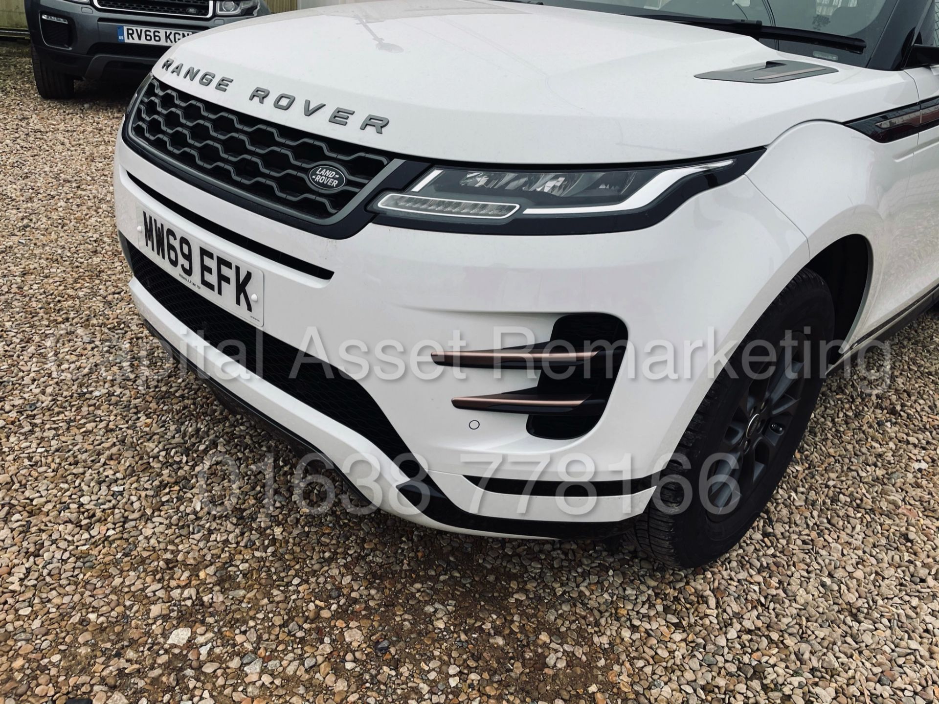 (On Sale) RANGE ROVER EVOQUE *R-DYNAMIC* (69 REG - NEW MODEL) '2.0 D150' (1 OWNER) **MASSIVE SPEC** - Image 17 of 48