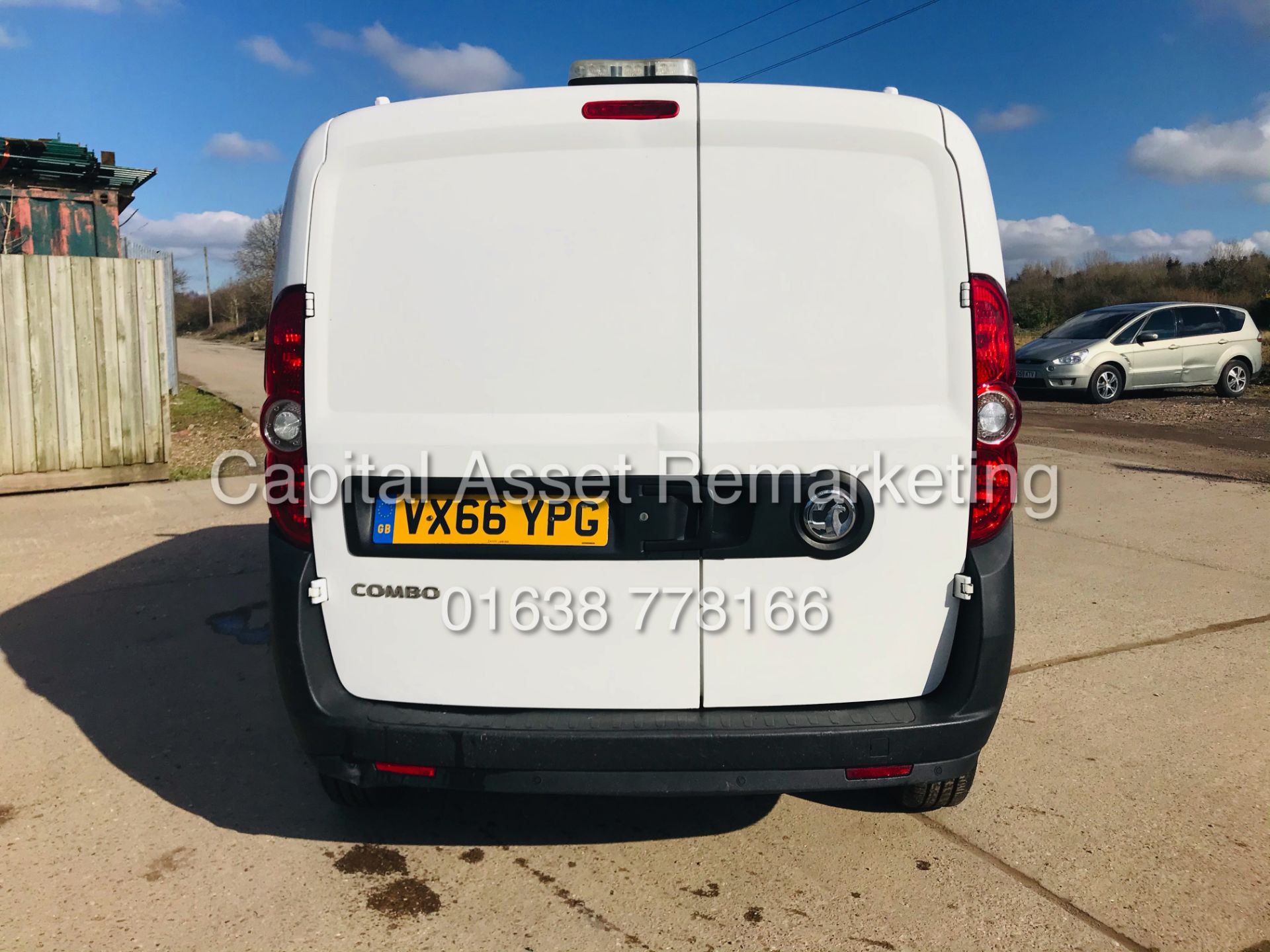 On Sale VAUXHALL COMBO 2000 CDTI (2017 MODEL) 1 OWNER *EURO 6 / ULEZ COMPLIANT* SIDE DOOR - Image 10 of 21