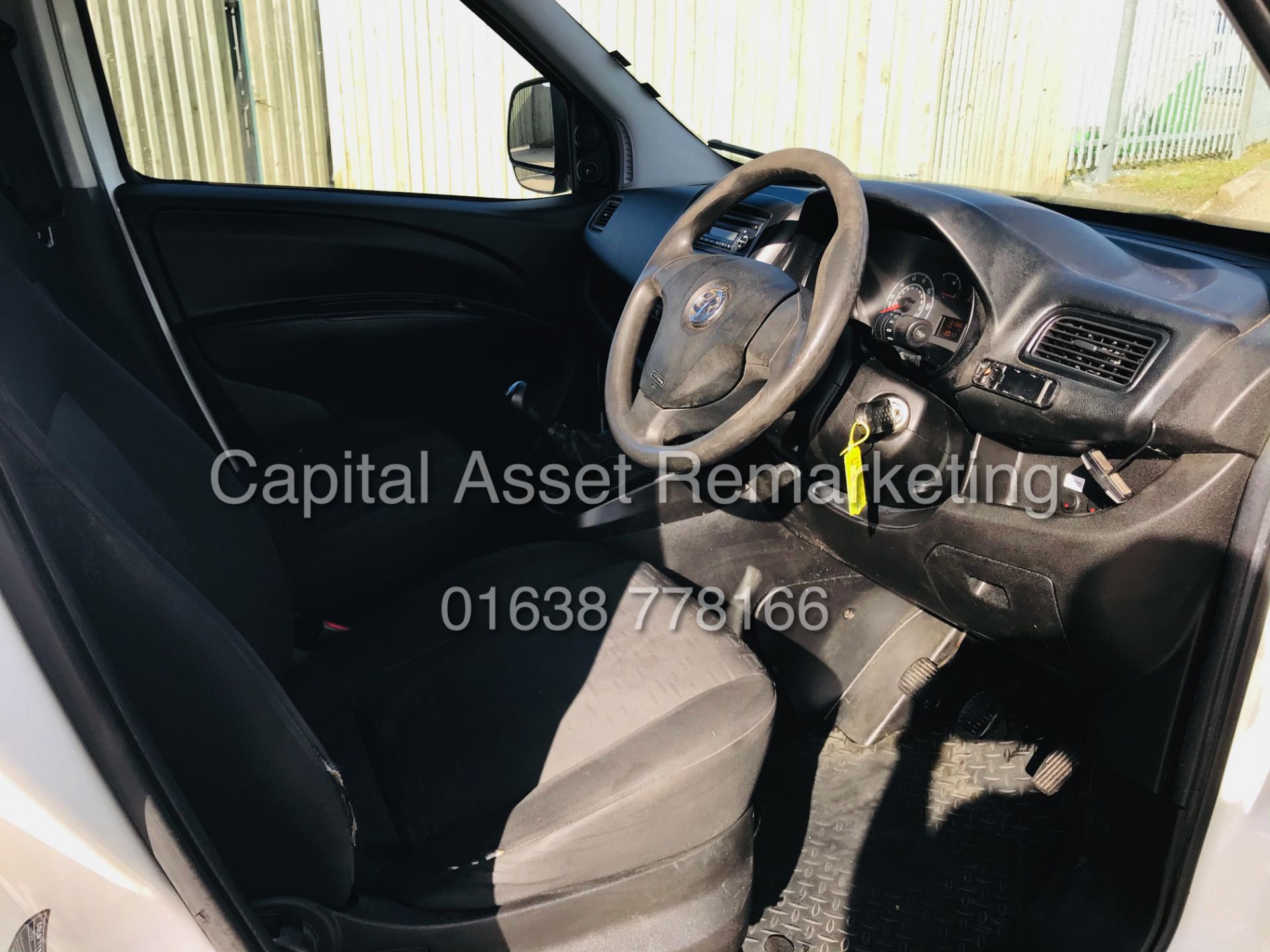 On Sale VAUXHALL COMBO 2000 CDTI (2017 MODEL) 1 OWNER *EURO 6 / ULEZ COMPLIANT* SIDE DOOR - Image 13 of 21