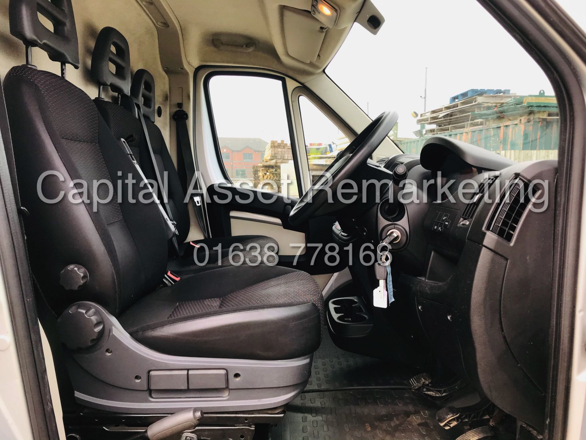 PEUGEOT BOXER 2.0 BLUE-HDI "PROFESSIONAL" EURO 6 / ULEZ COMPLIANT (2017 MODEL) AC / SAT NAV - Image 11 of 17