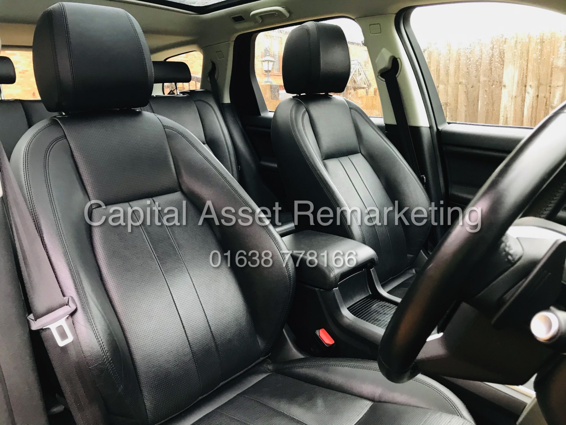 (ON SALE) LAND ROVER DISCOVERY SPORT "HSE - BLACK "AUTO 7 SEATER (2019 MODEL) PAN ROOF - HUGE SPEC - Image 17 of 37