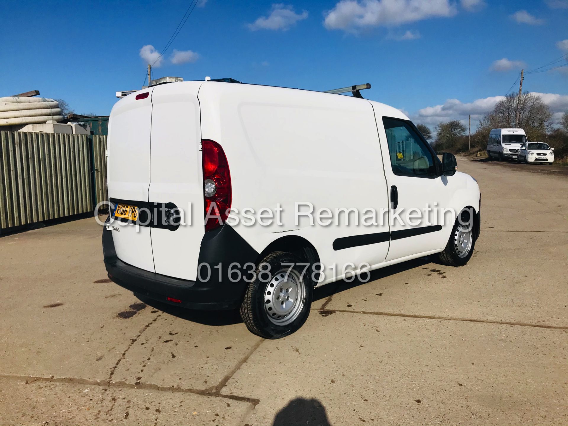 On Sale VAUXHALL COMBO 2000 CDTI (2017 MODEL) 1 OWNER *EURO 6 / ULEZ COMPLIANT* SIDE DOOR - Image 11 of 21