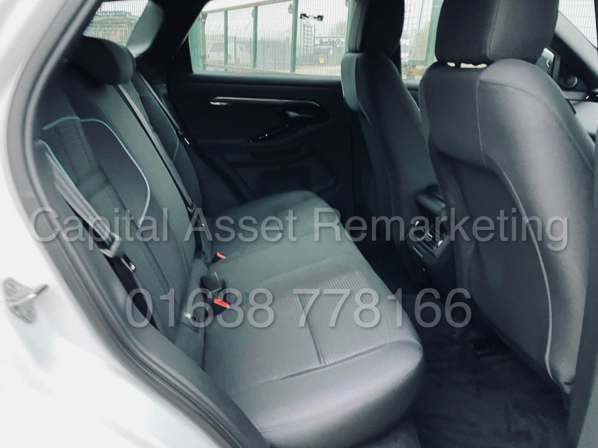 (On Sale) RANGE ROVER EVOQUE *R-DYNAMIC* (69 REG - NEW MODEL) '2.0 D150' (1 OWNER) **MASSIVE SPEC** - Image 31 of 48