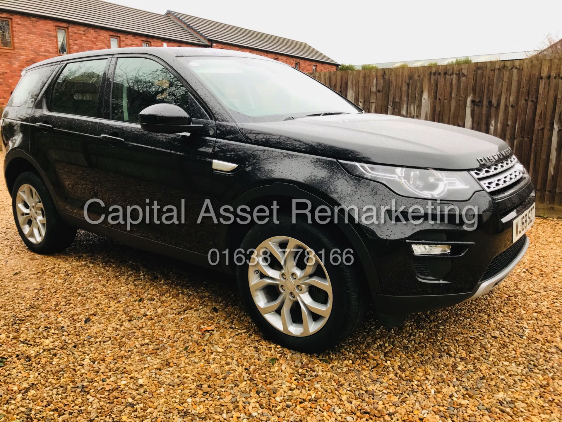 (ON SALE) LAND ROVER DISCOVERY SPORT "HSE - BLACK "AUTO 7 SEATER (2019 MODEL) PAN ROOF - HUGE SPEC - Image 6 of 37