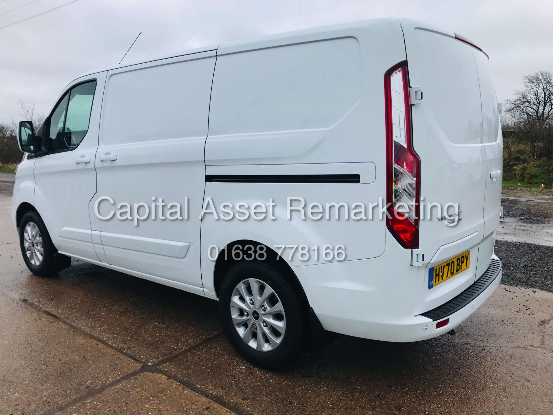 ON SALE FORD TRANSIT CUSTOM 2.0TDCI "LIMITED" 300 E-BLUE (2021 MODEL) 1 OWNER *AC* MEGA SPEC *EURO 6 - Image 9 of 30